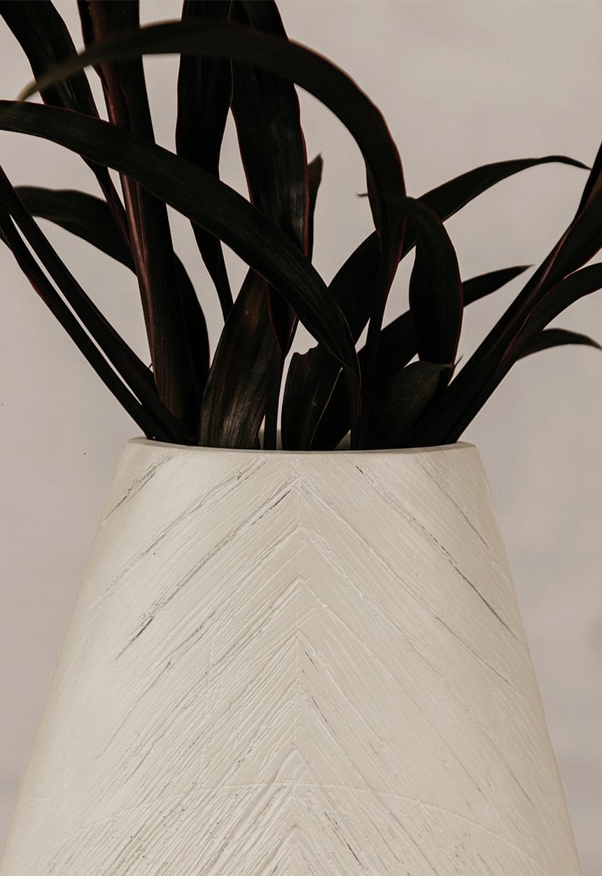 Noha - Amphora Vase