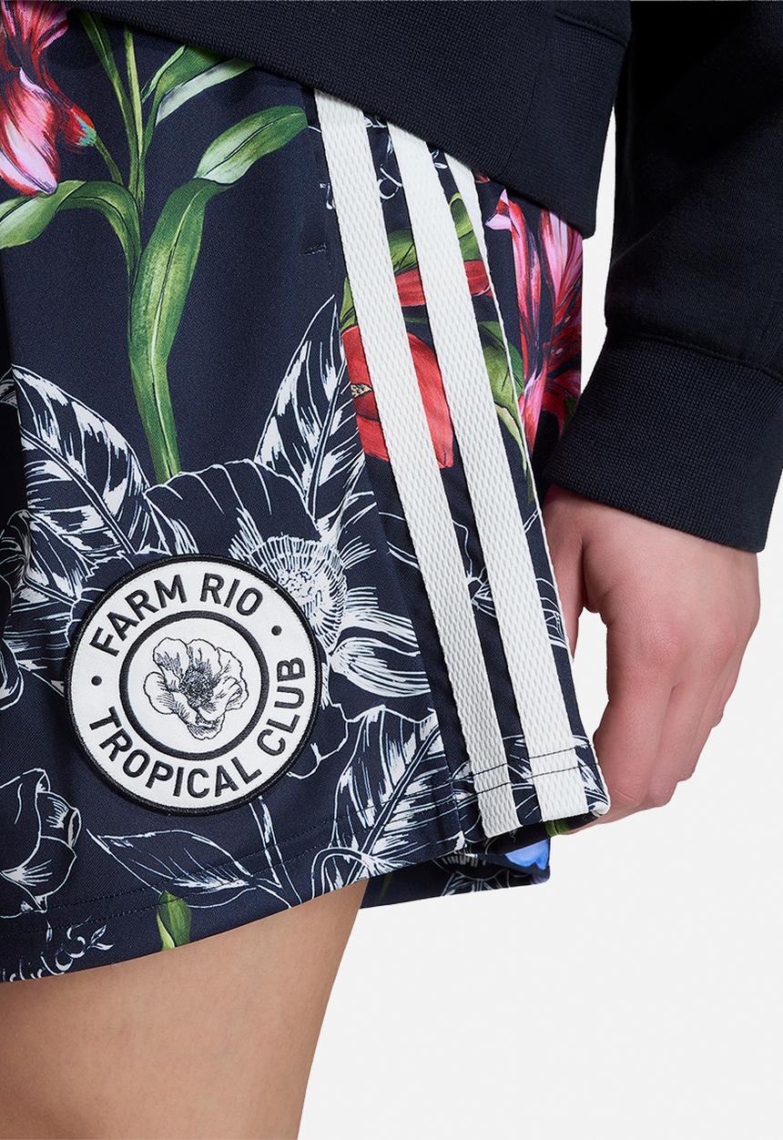 adidas Originals - Farm Prm Shorts - Black/Cream White/Craft Green