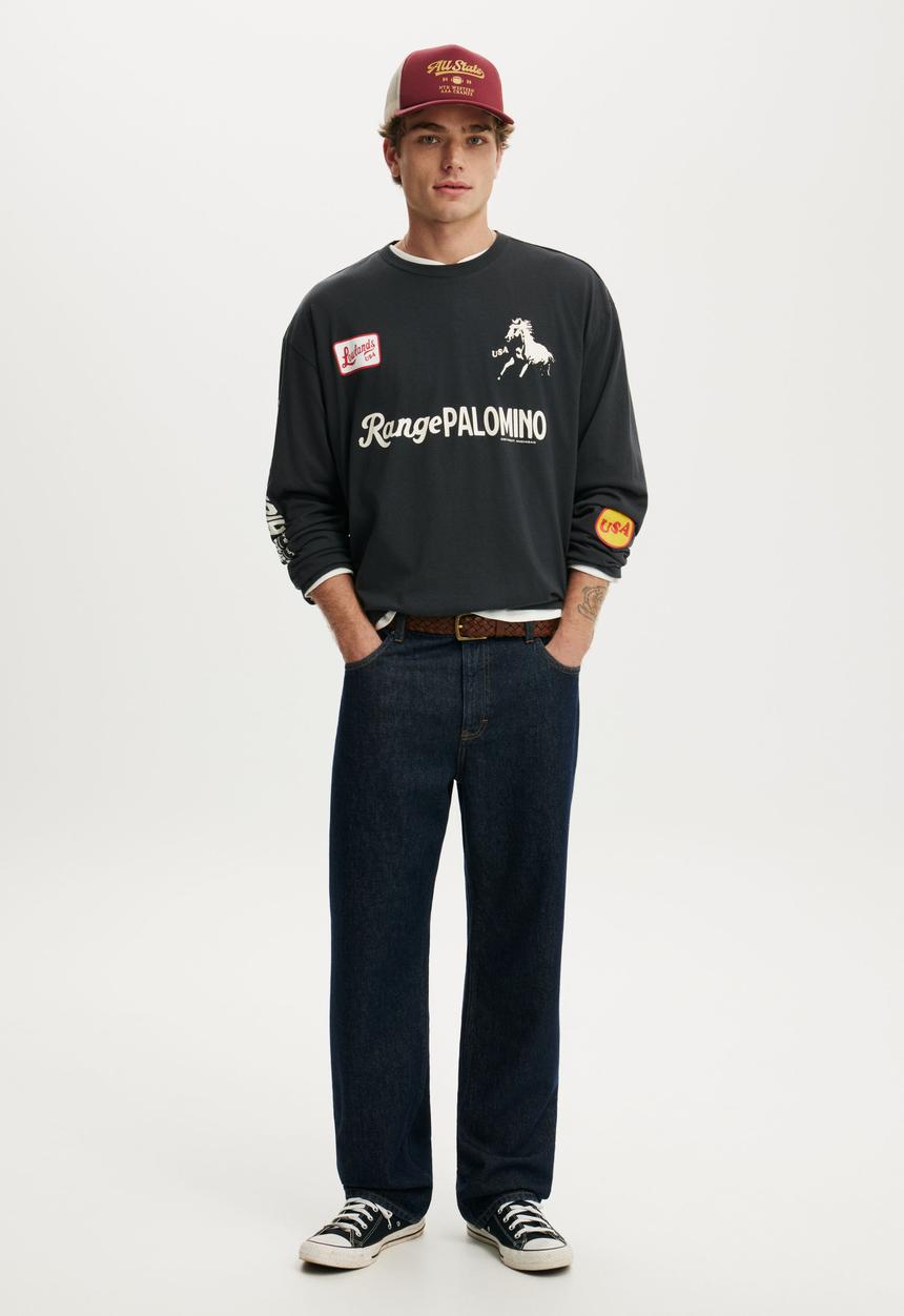 Cotton On - Regular Fit Graphic Long Sleeve T-shirt - Washed Black/Palomino