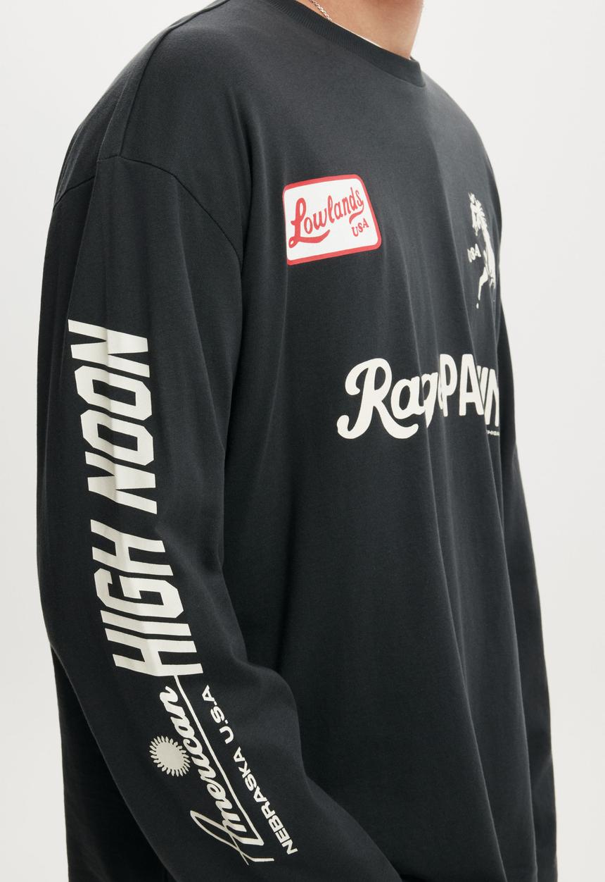 Cotton On - Regular Fit Graphic Long Sleeve T-shirt - Washed Black/Palomino
