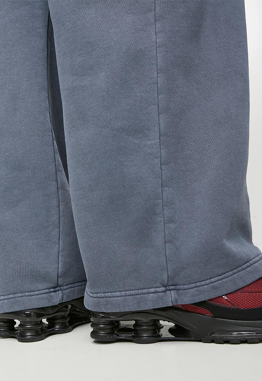 Cotton On - Super Baggy Track Pant - Denim Blue Wash