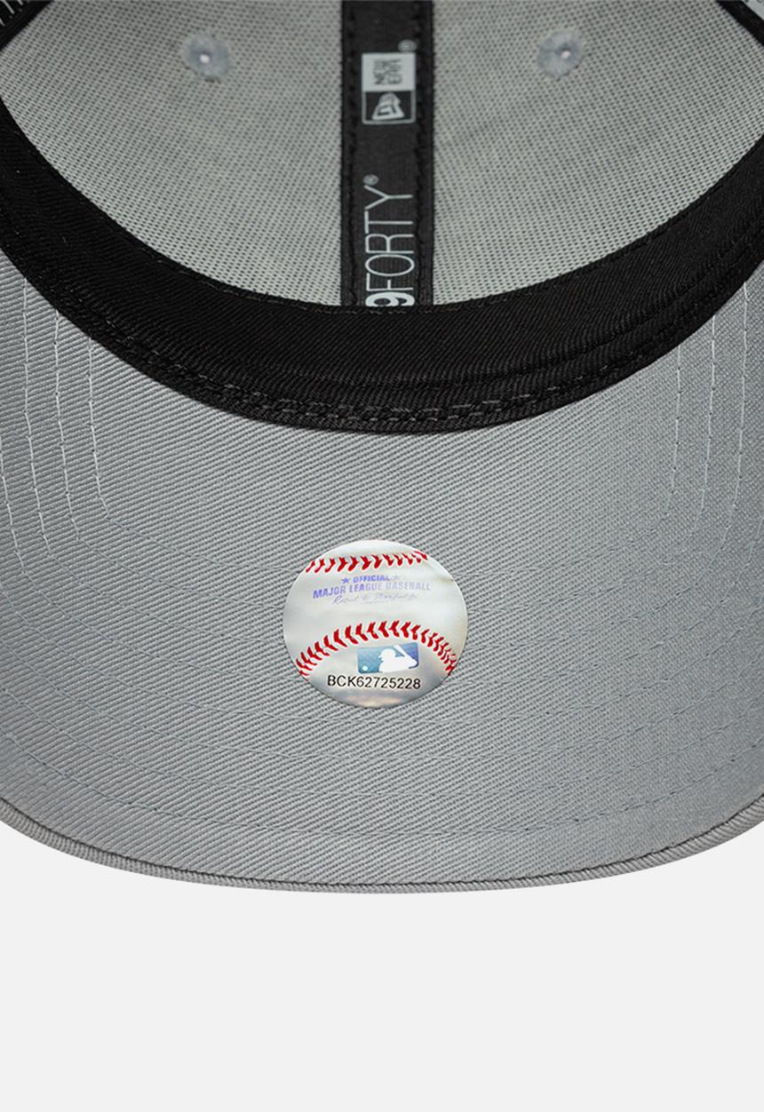 New Era - Female Metallic Logo 9Forty® - Grey