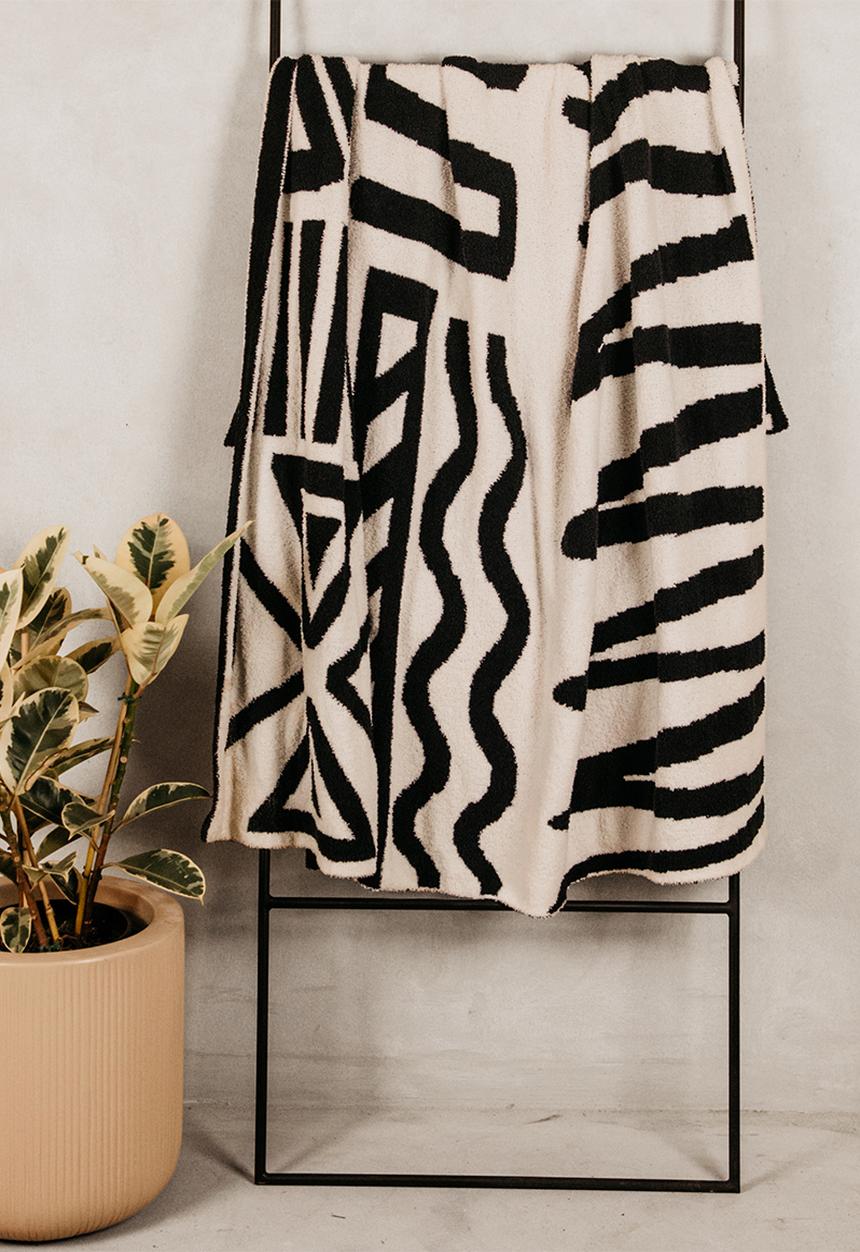 Noha - 150X180 Cosy Geo Black And White Throw