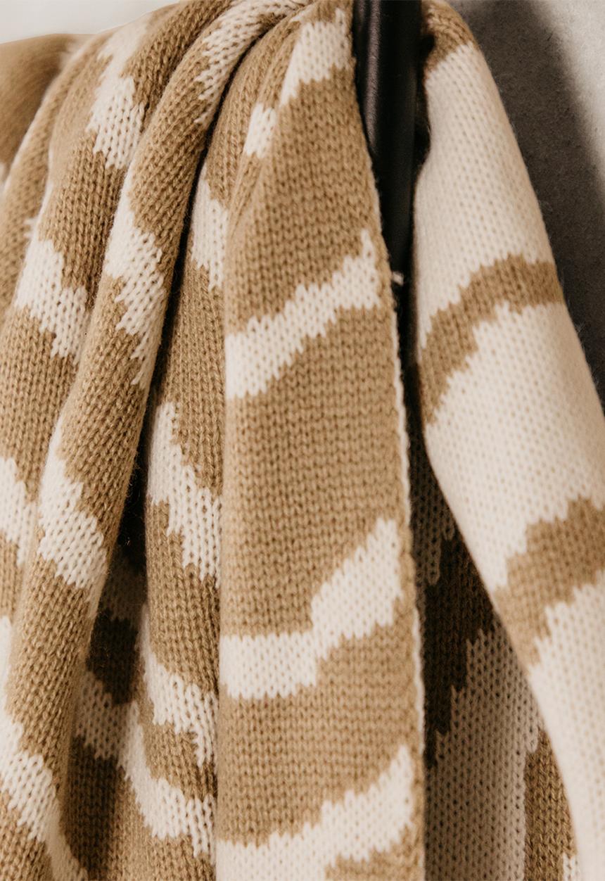 Noha - 150X180 Sublime Wave Natural And White Throw