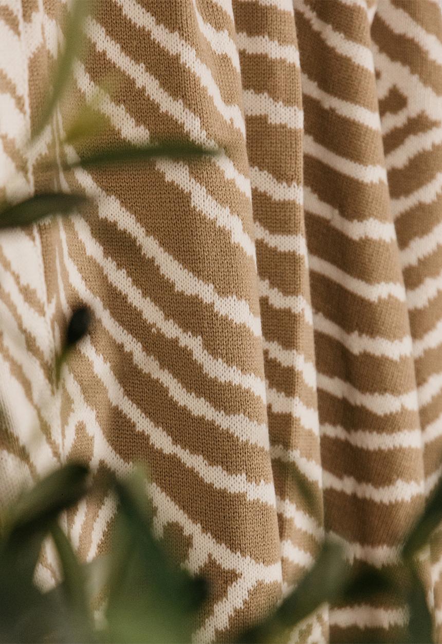 Noha - 150X180 Sublime Wave Natural And White Throw