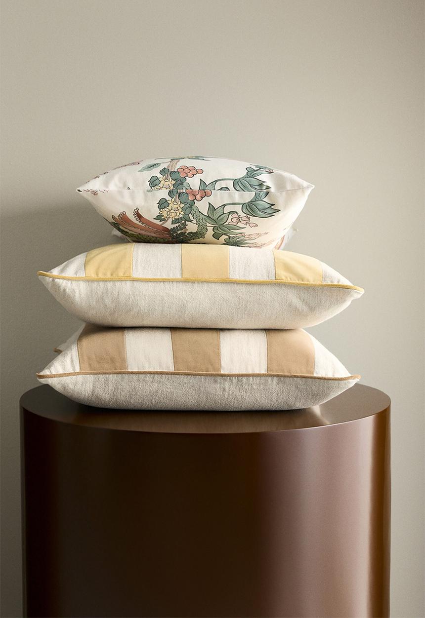 H&M - Linen-blend cushion cover - yellow/beige striped