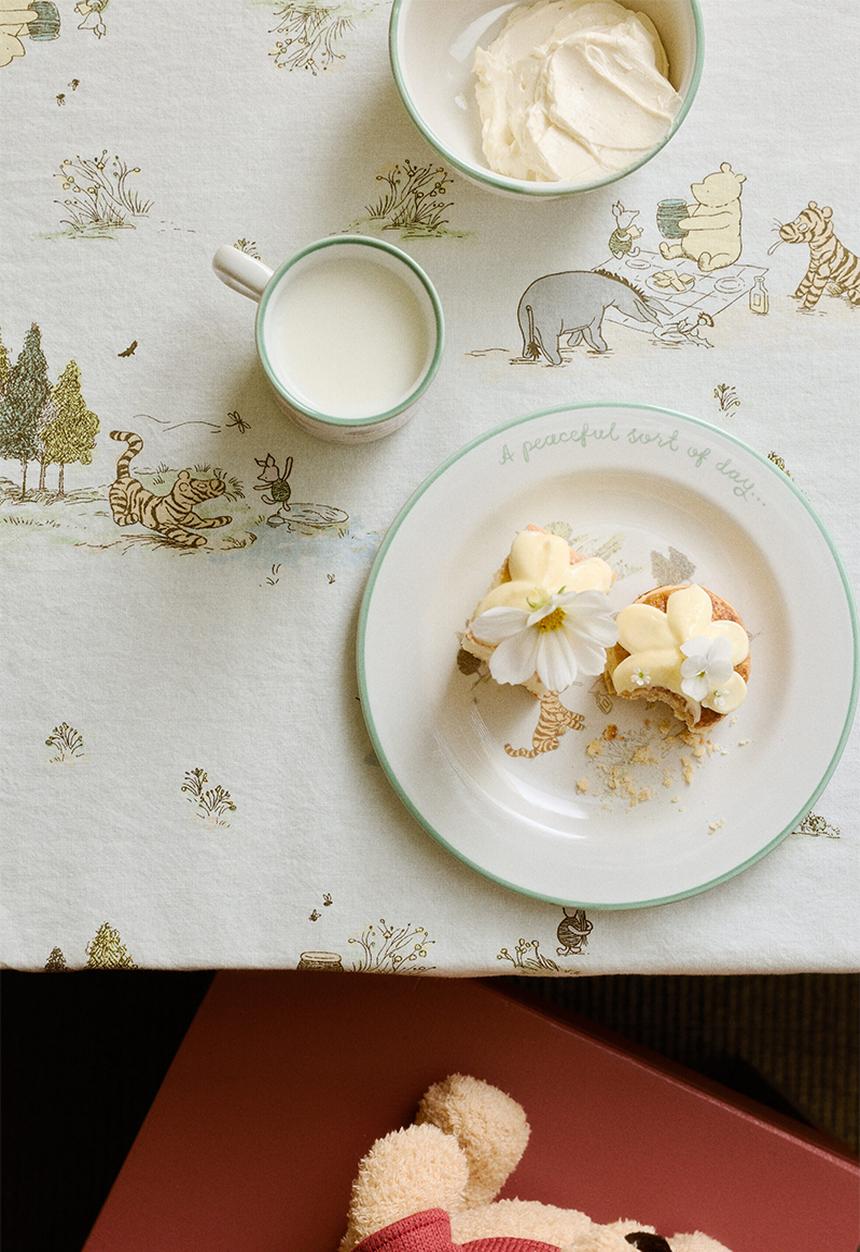 H&M - Printed cotton tablecloth - light green/winnie the pooh