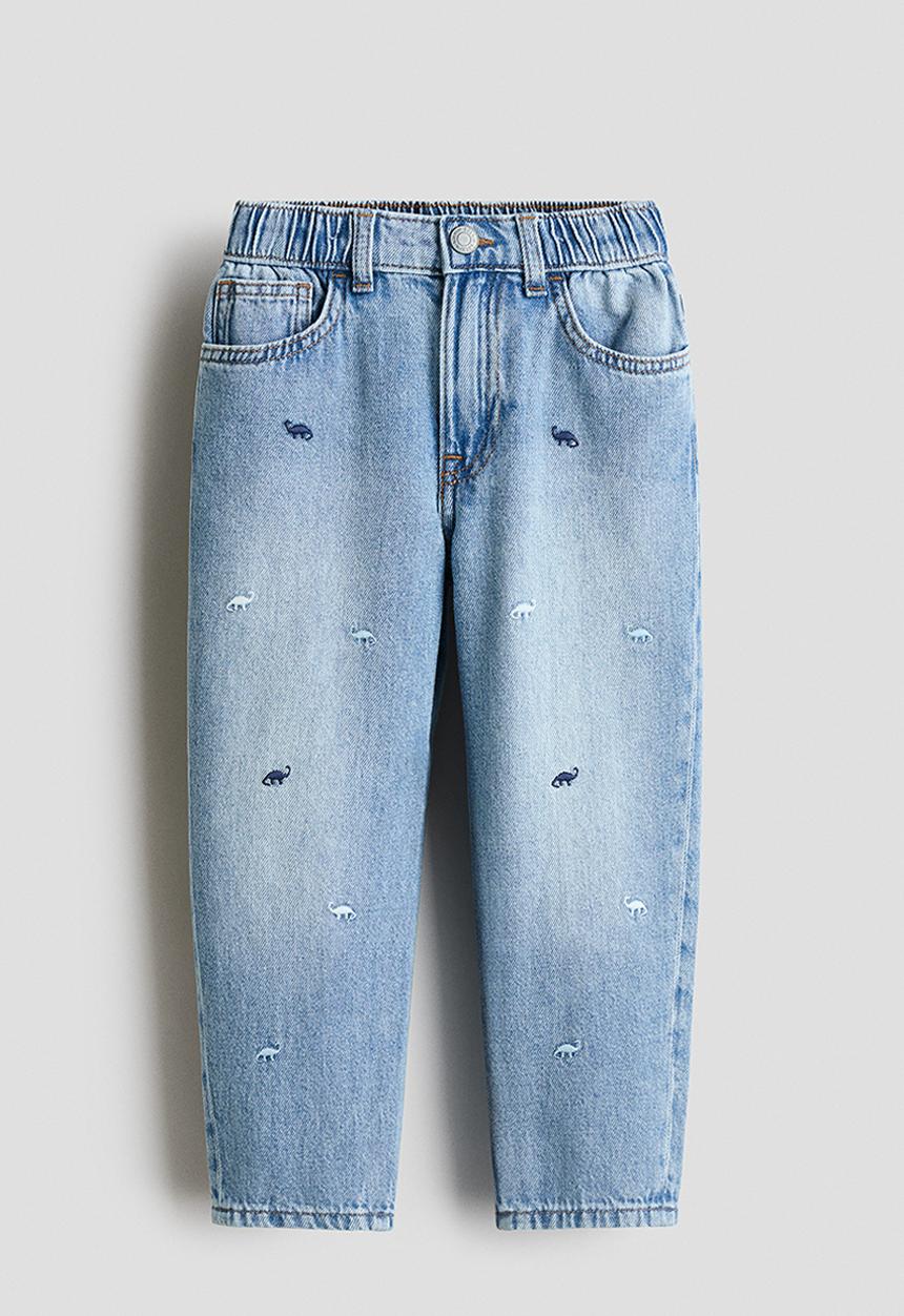 H&M - Loose fit jeans - light denim blue/dinosaurs