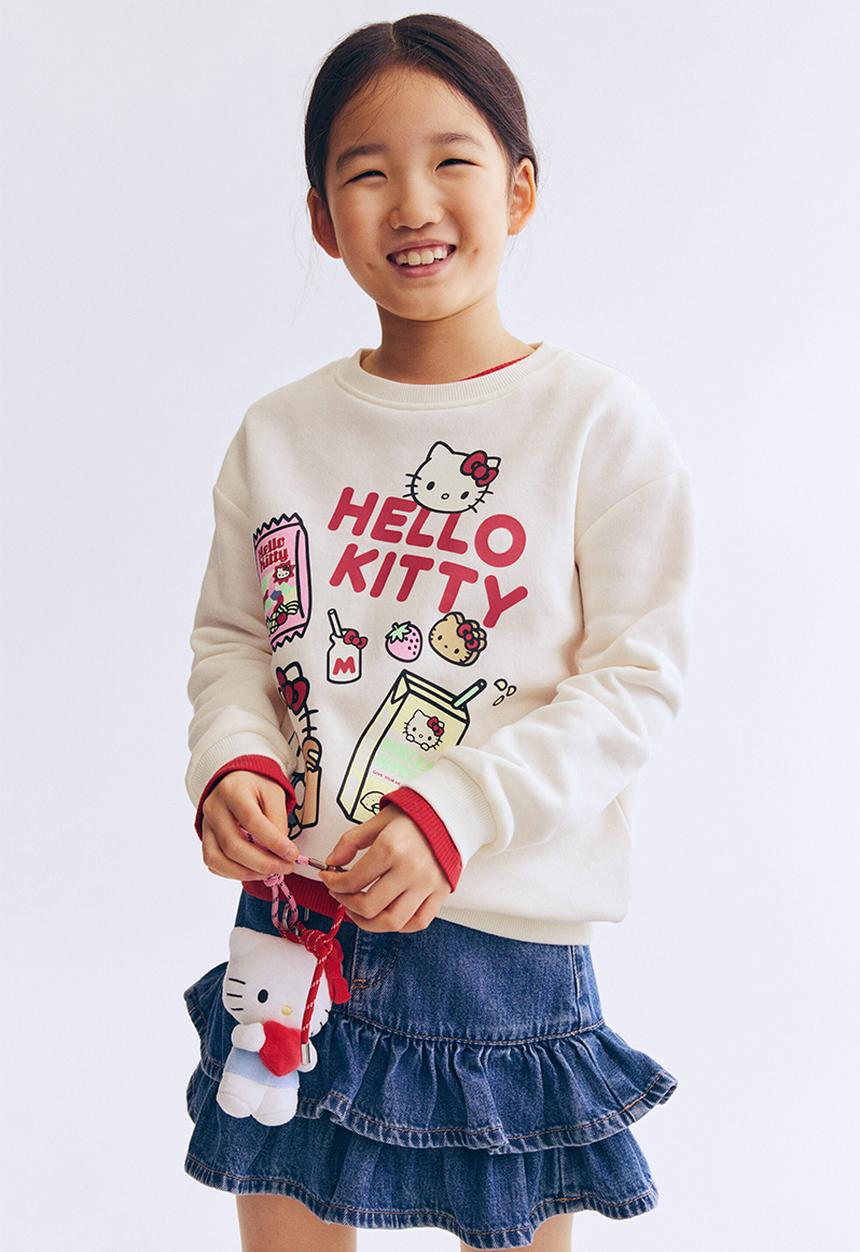 H&M - Printed sweatshirt - cream/hello kitty