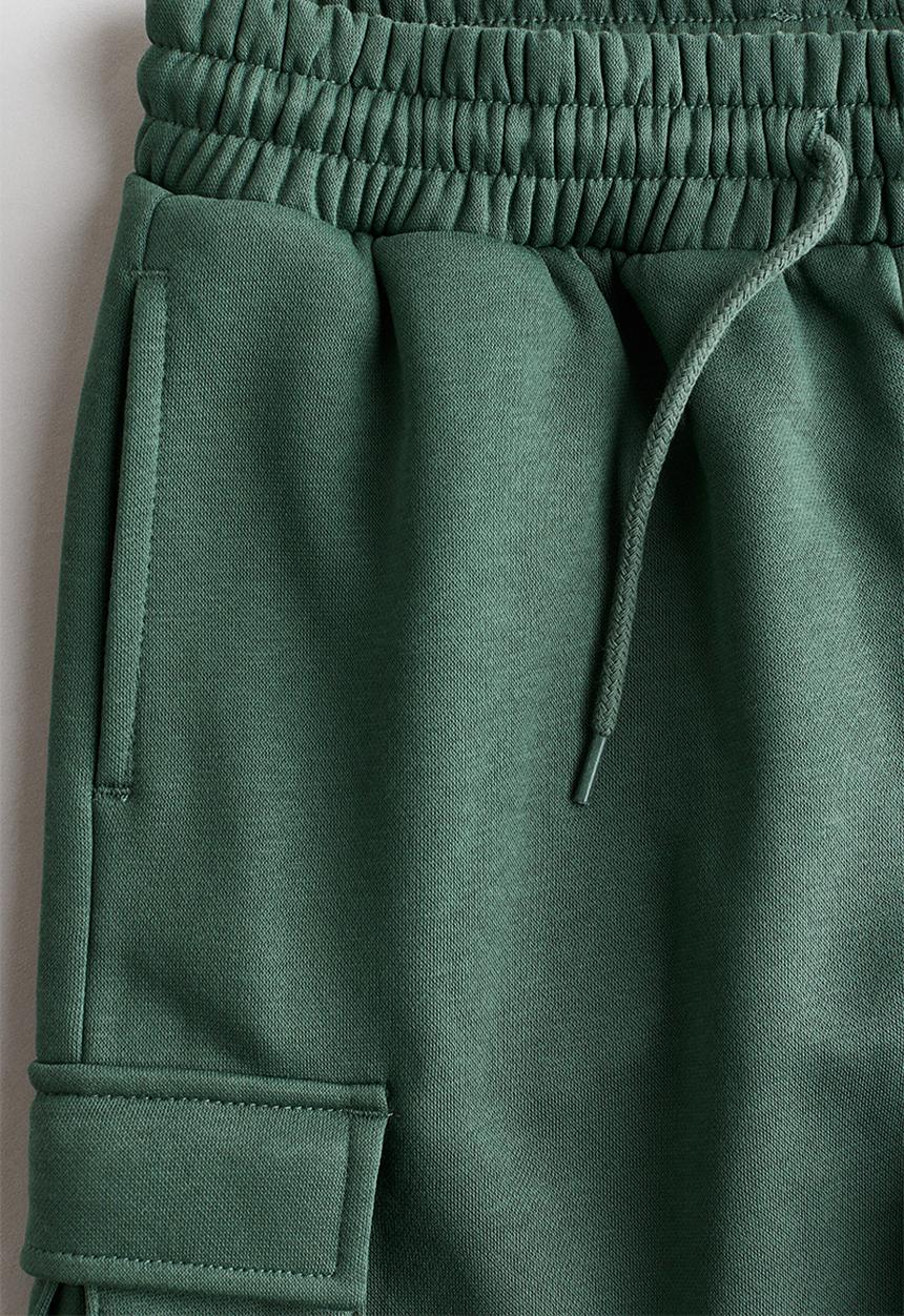 H&M - Cargo sweatshirt shorts - green
