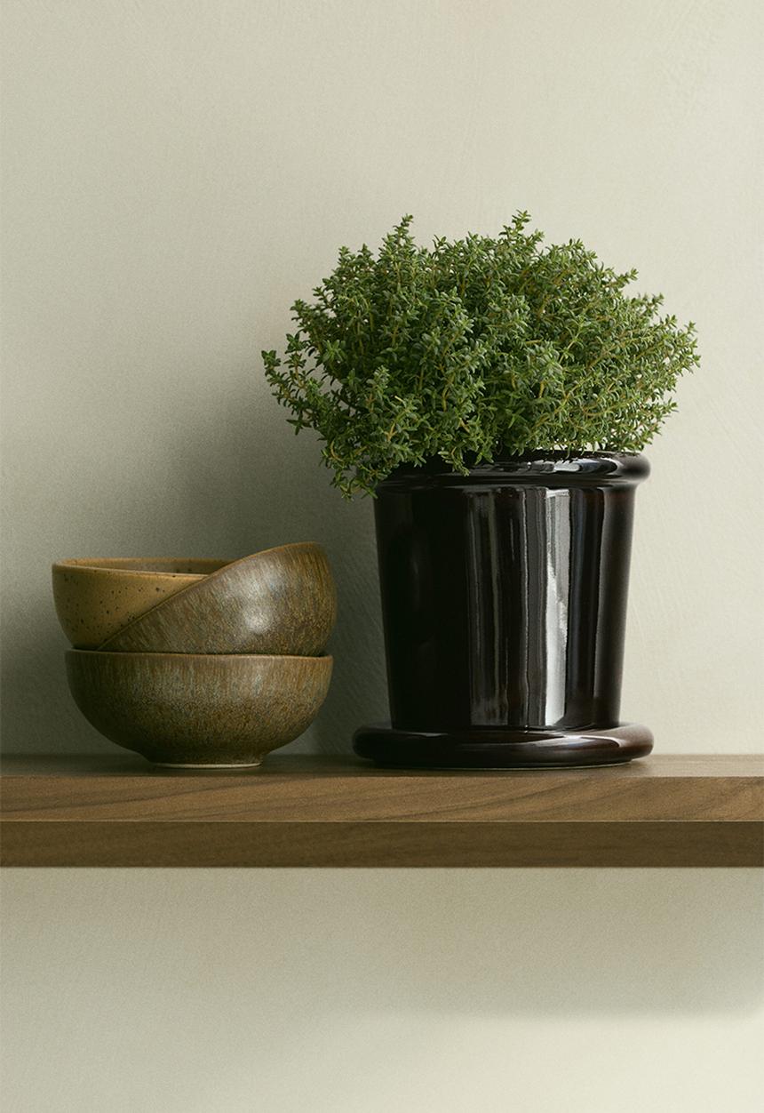 H&M - Extra-small stoneware plant pot with saucer - dark brown