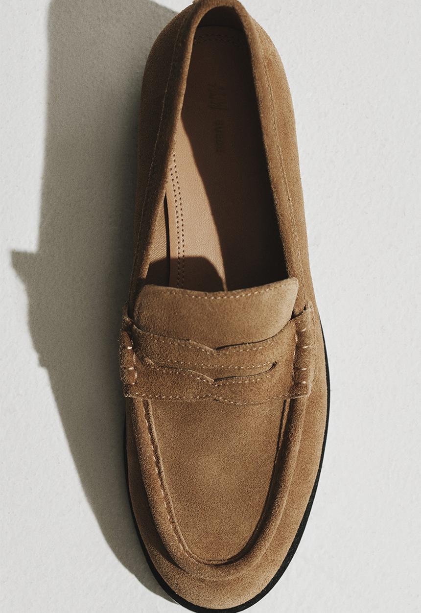 H&M - Split suede loafers - beige