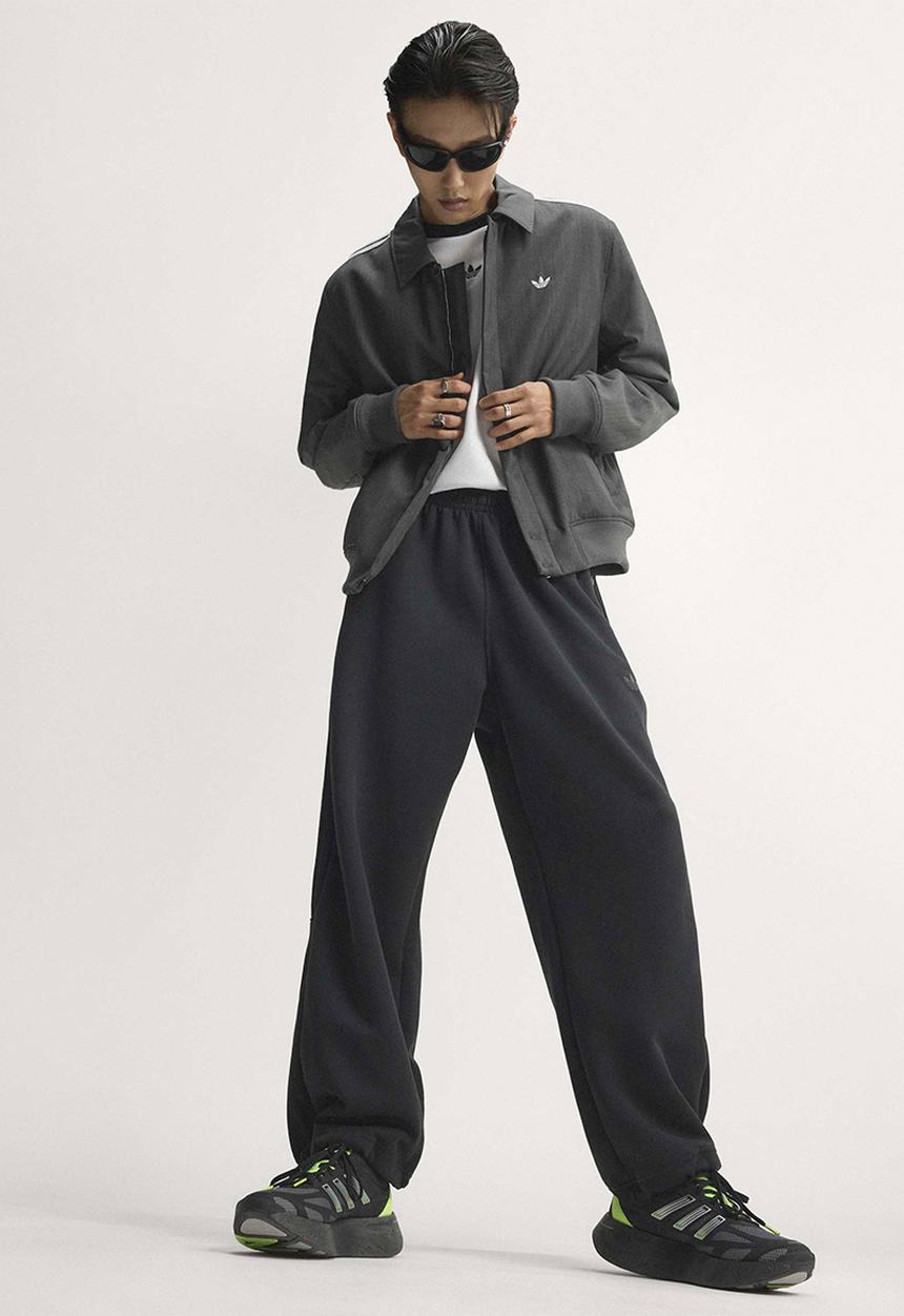 adidas Originals - Spacer Teamgeist 26 Cutline Open Hem Pants - Black