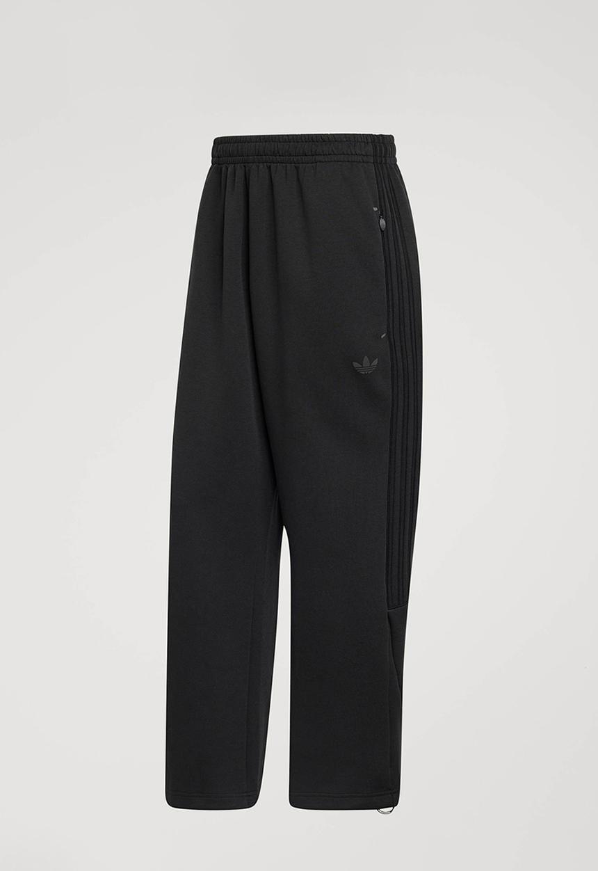 adidas Originals - Spacer Teamgeist 26 Cutline Open Hem Pants - Black