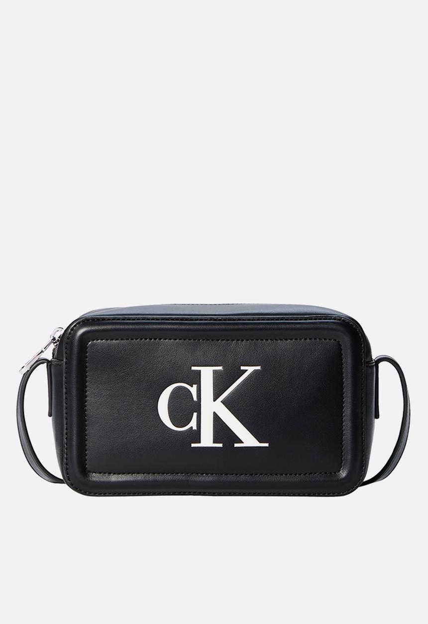 Calvin Klein - Bold ck camera bag -black/white