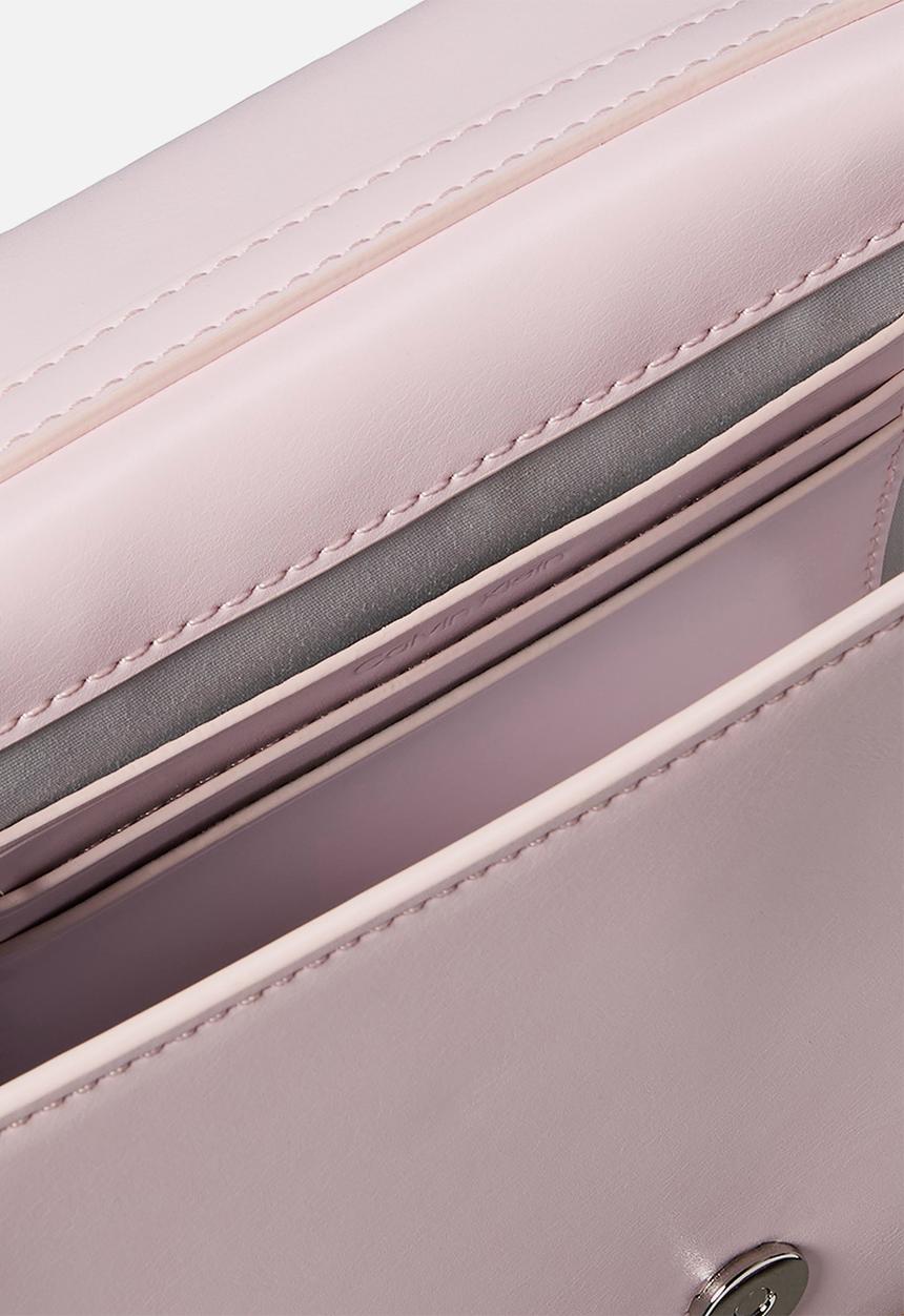 Calvin Klein - Quilted mini chain bag -cradle pink