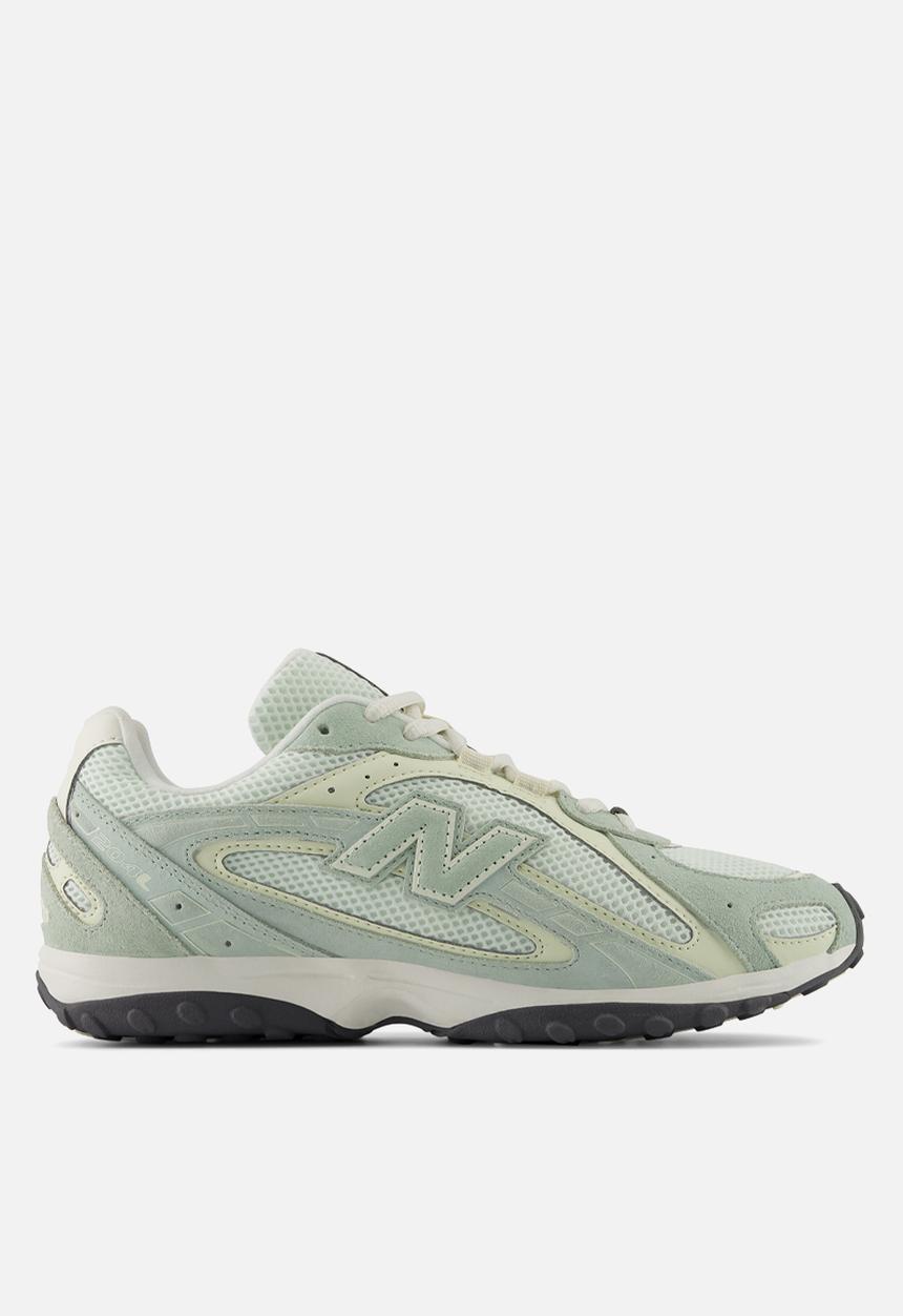 New Balance  - 204L