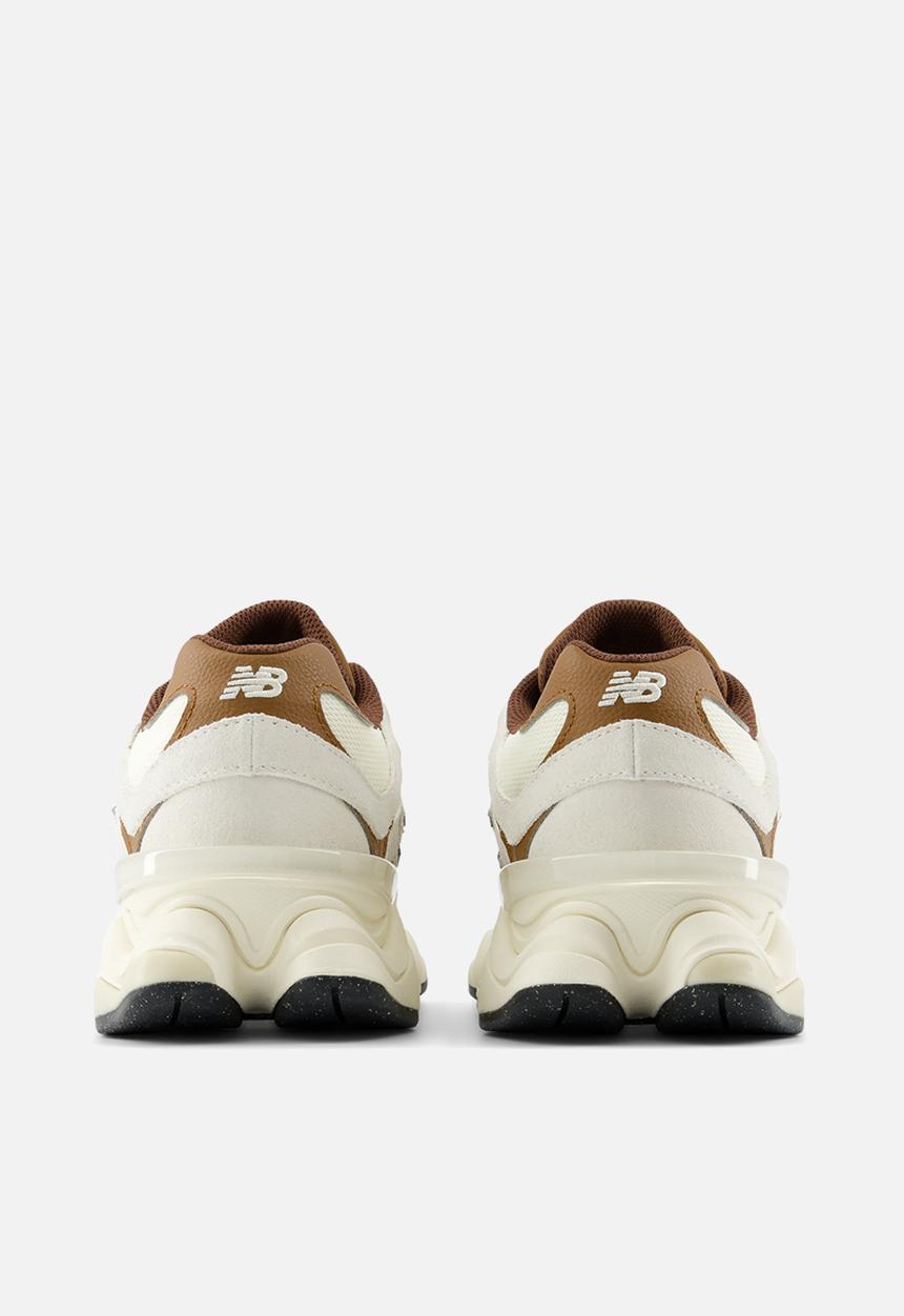 New Balance  - 9060