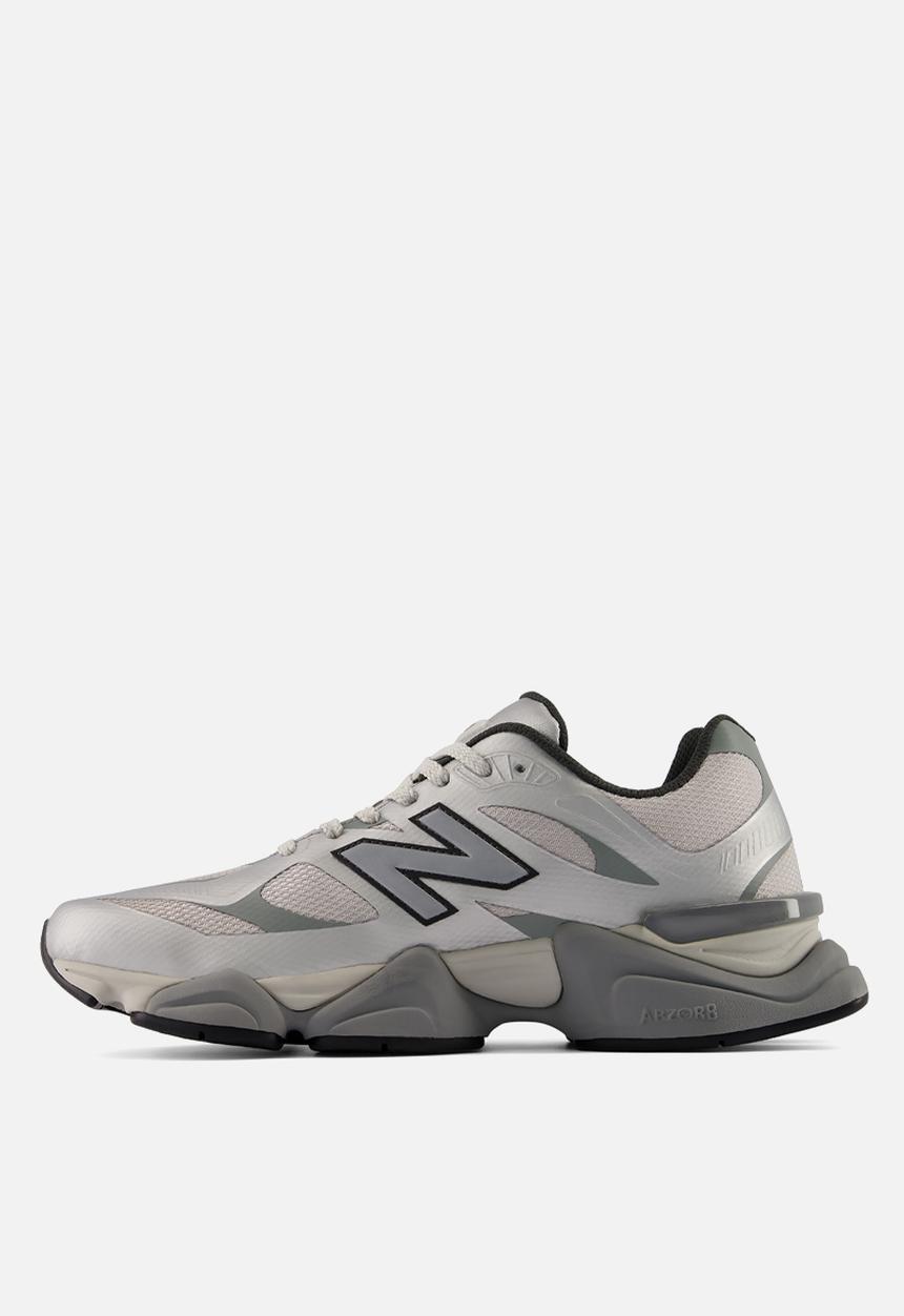 New Balance  - 9060