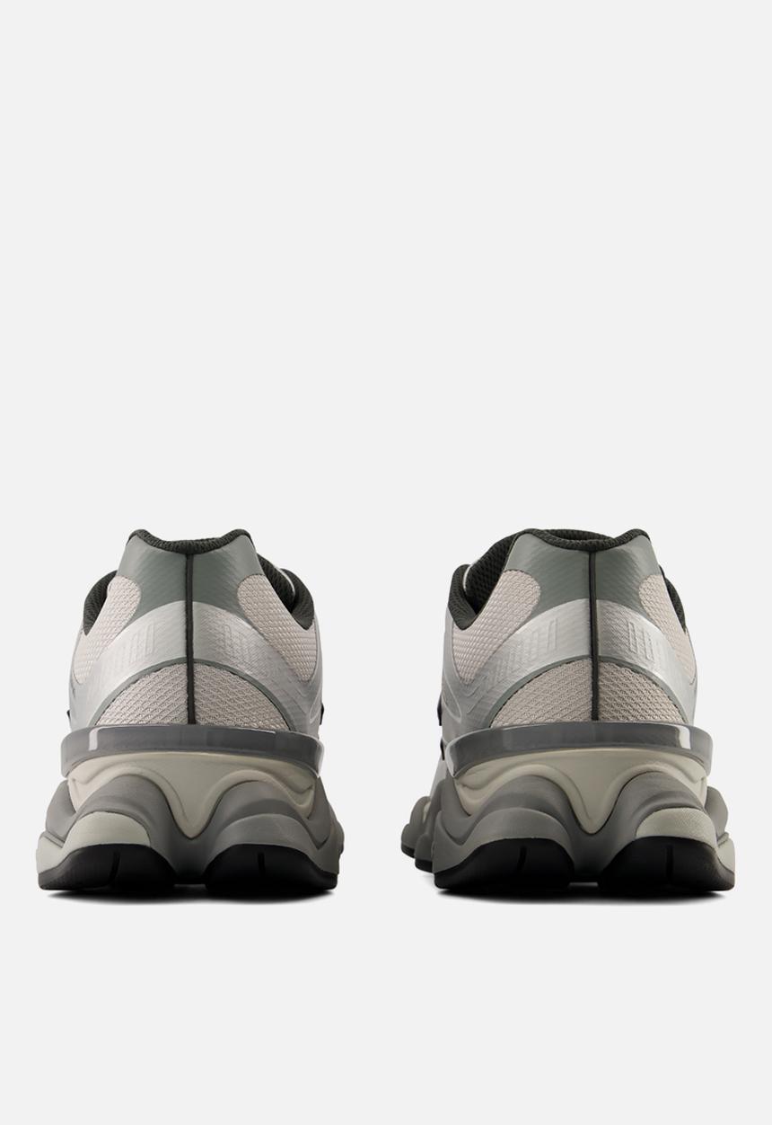 New Balance  - 9060