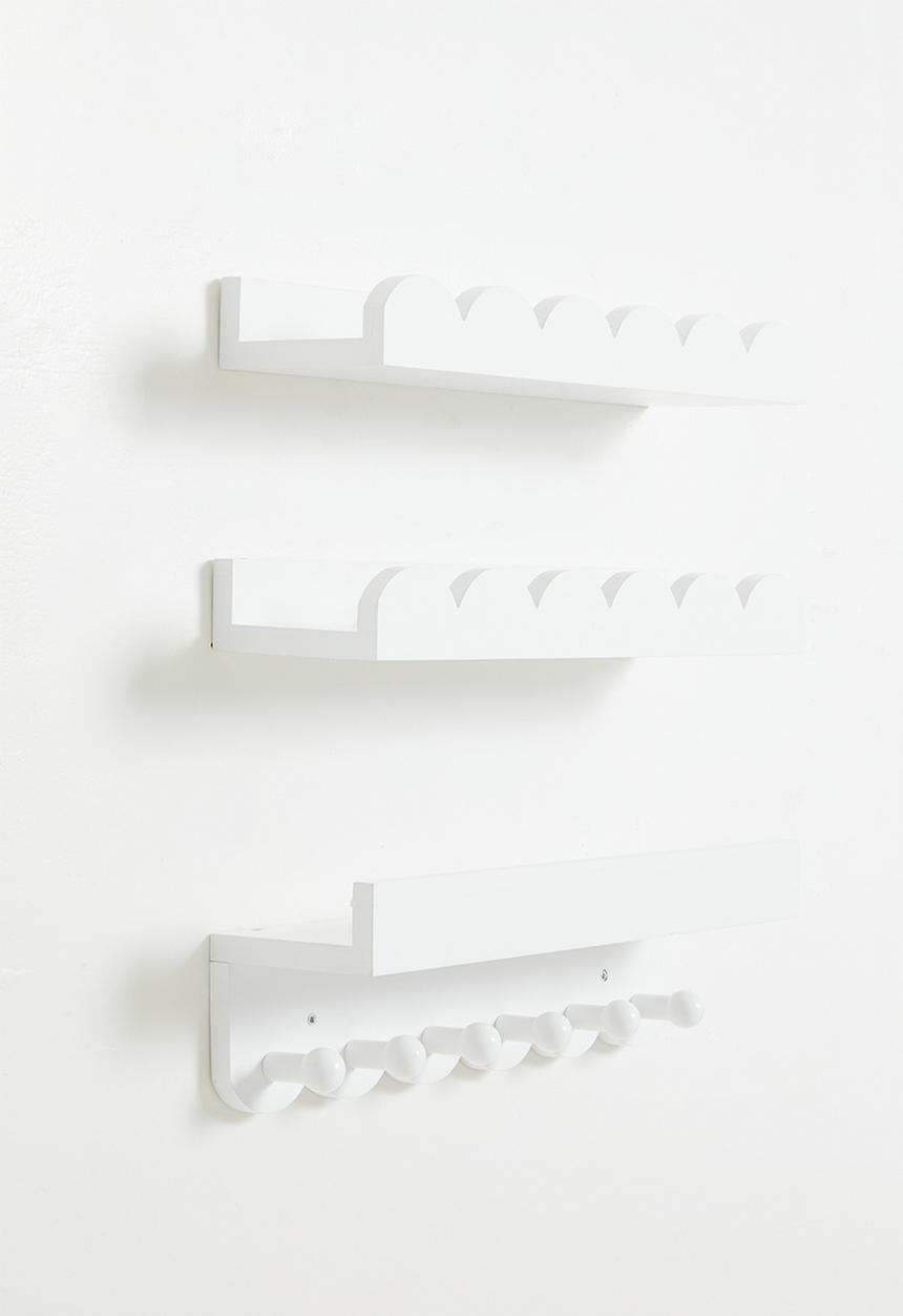 Pop Candy - Scalloped wall shelf - white