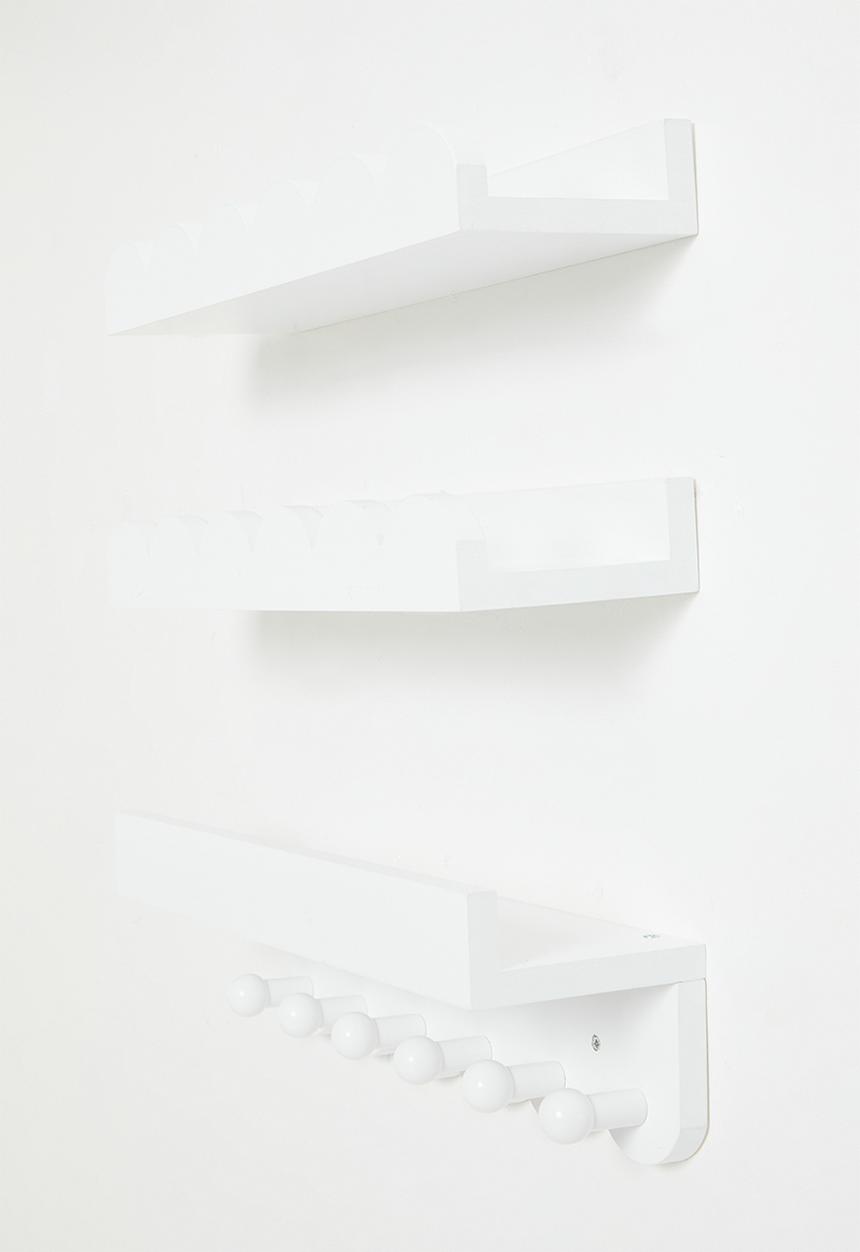 Pop Candy - Scalloped wall shelf - white