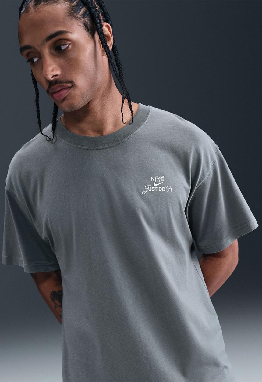 Nike - NSW Backprint Just Do It Graphic Tee - Smoke Grey