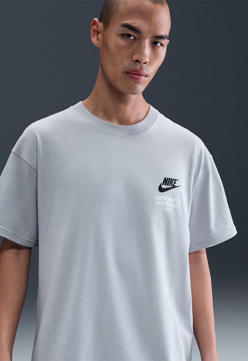 Nike - NSW "Authorized Personnel Only" Graphic Tee- Wolf Grey 