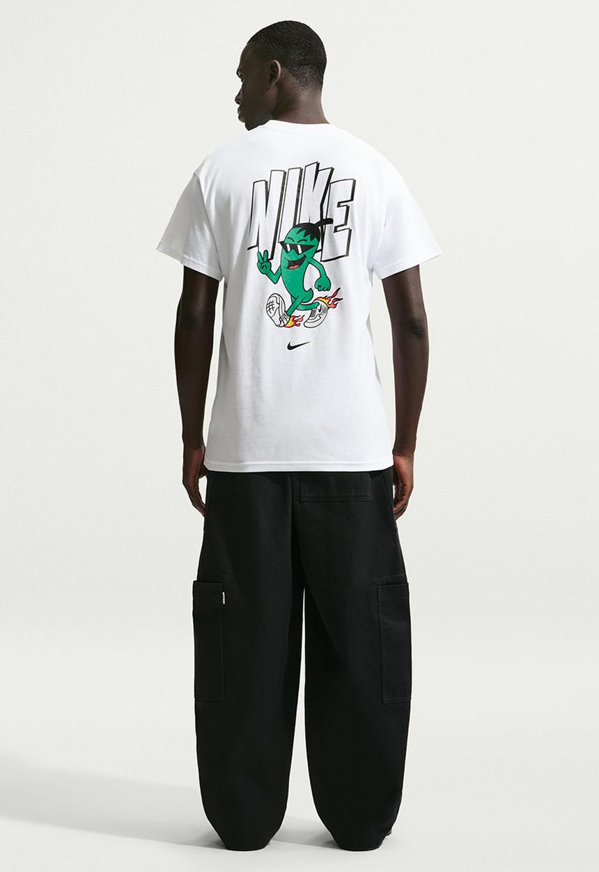 Nike - NSW GFX Chilli Graphic T-Shirt i- White