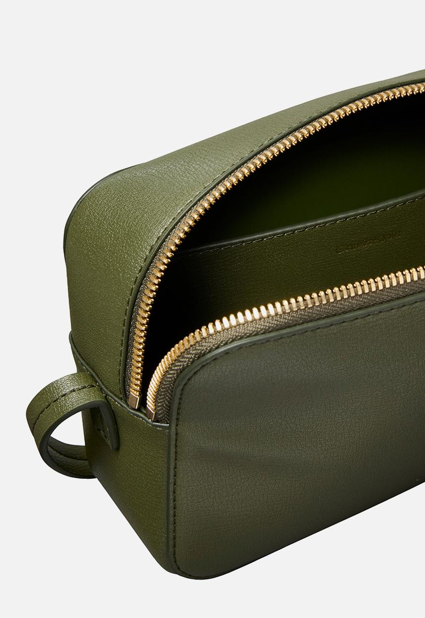 Calvin Klein - Foil logo elongated camera bag -cypress