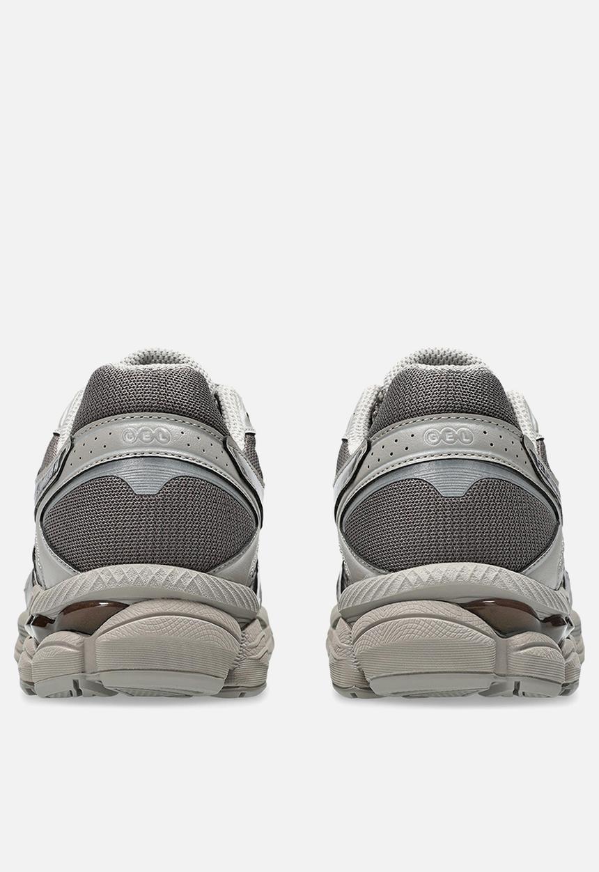 ASICS - GEL-CUMULUS 16