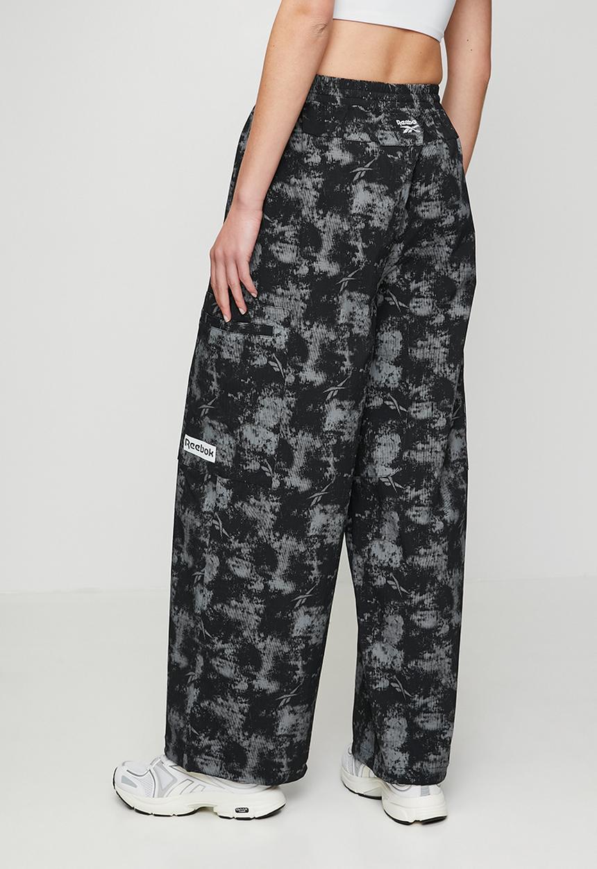 Reebok - Alt Sport Camo Balloon Pant - Camo Aop