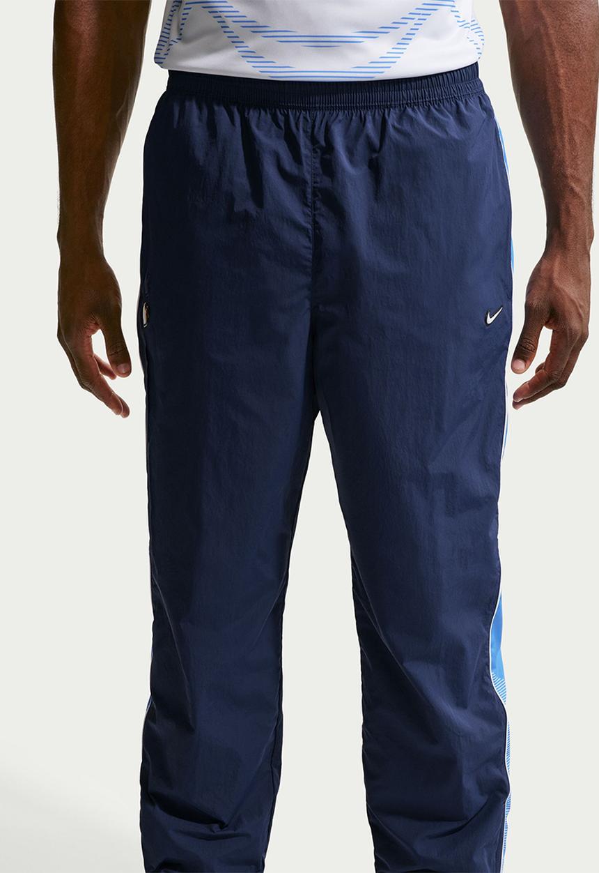 Nike - NSW Tuned Air  Woven Trousers. - Navy/Blue