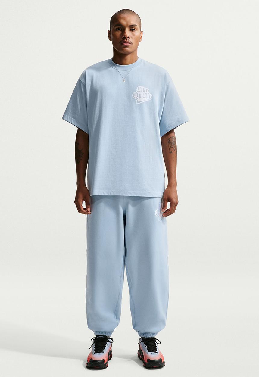 Nike - Solo Swoosh Graphic T-Shirt - Light Blue
