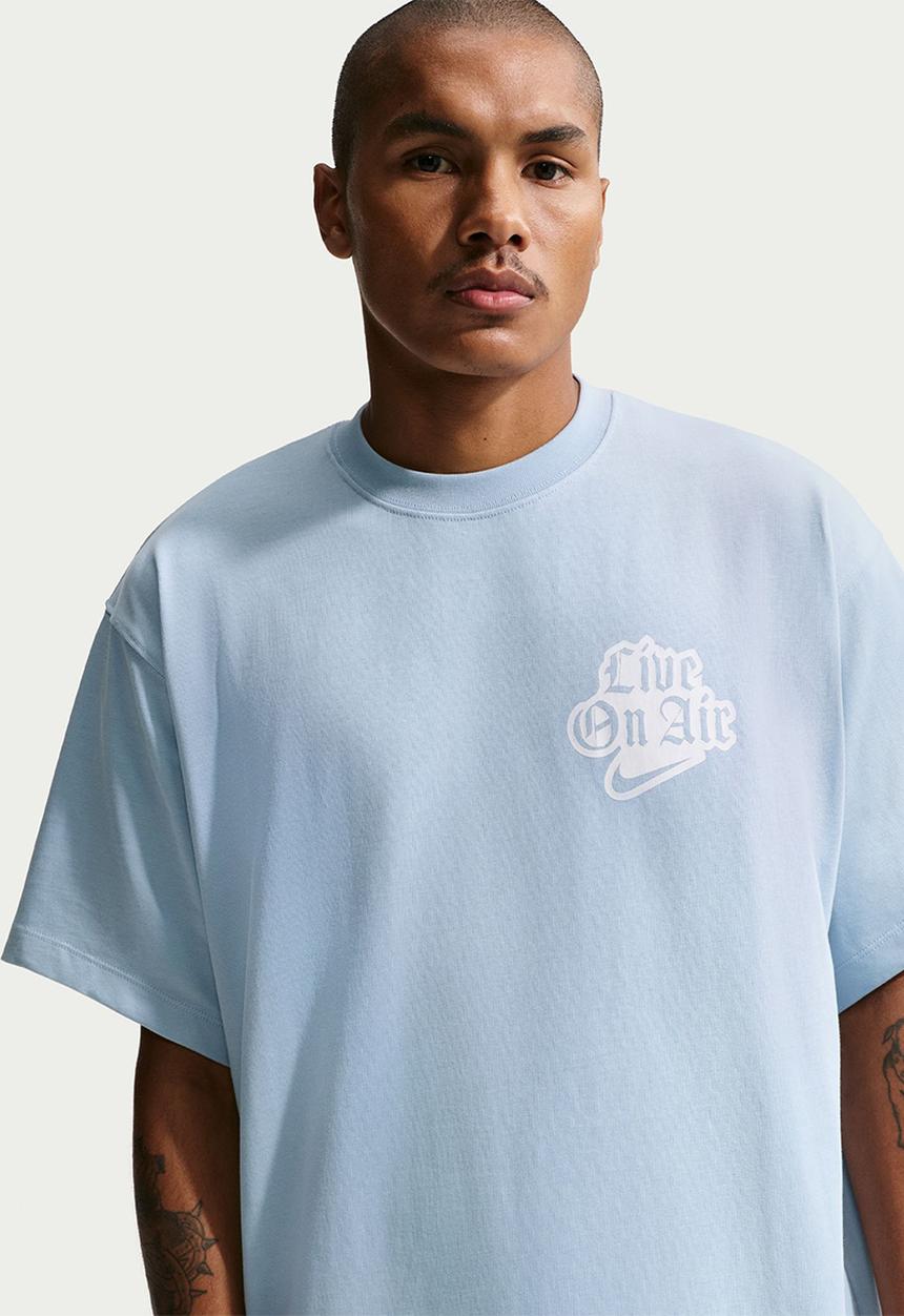 Nike - Solo Swoosh Graphic T-Shirt - Light Blue