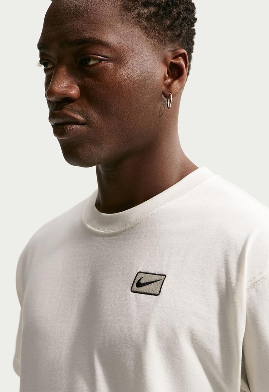 Nike - Nsw Sf Gfx Ss Tee - Sail