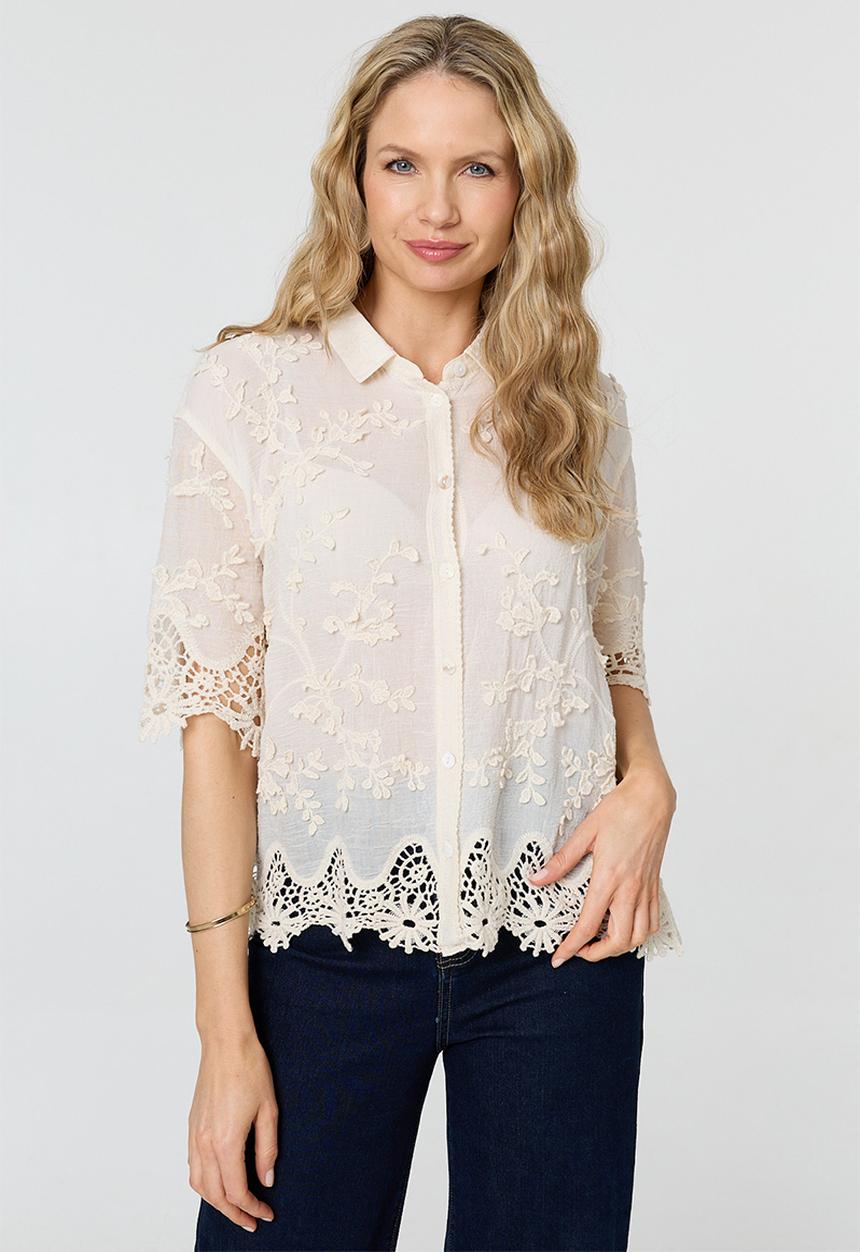 MANDI - S/S Button Throuygh Easy Weasring Boxy Shirt Top With Lace At Hem - Cream