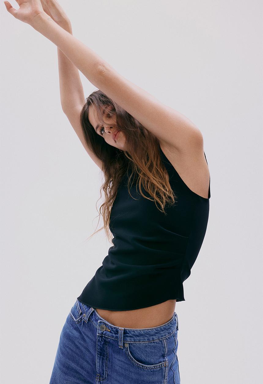 H&M - Asymmetric top - black