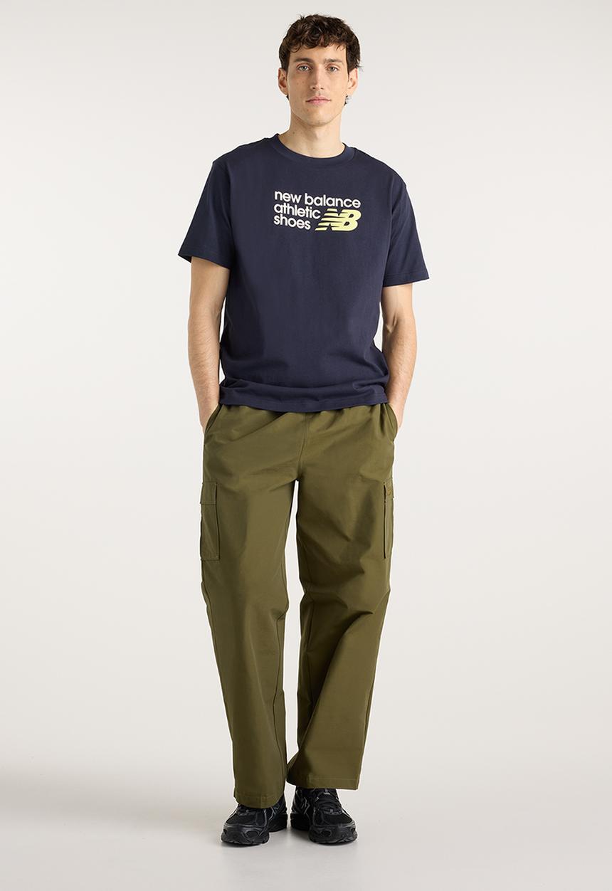 New Balance  - NB Athletics Premium Chest Logo Tee - Dark Night