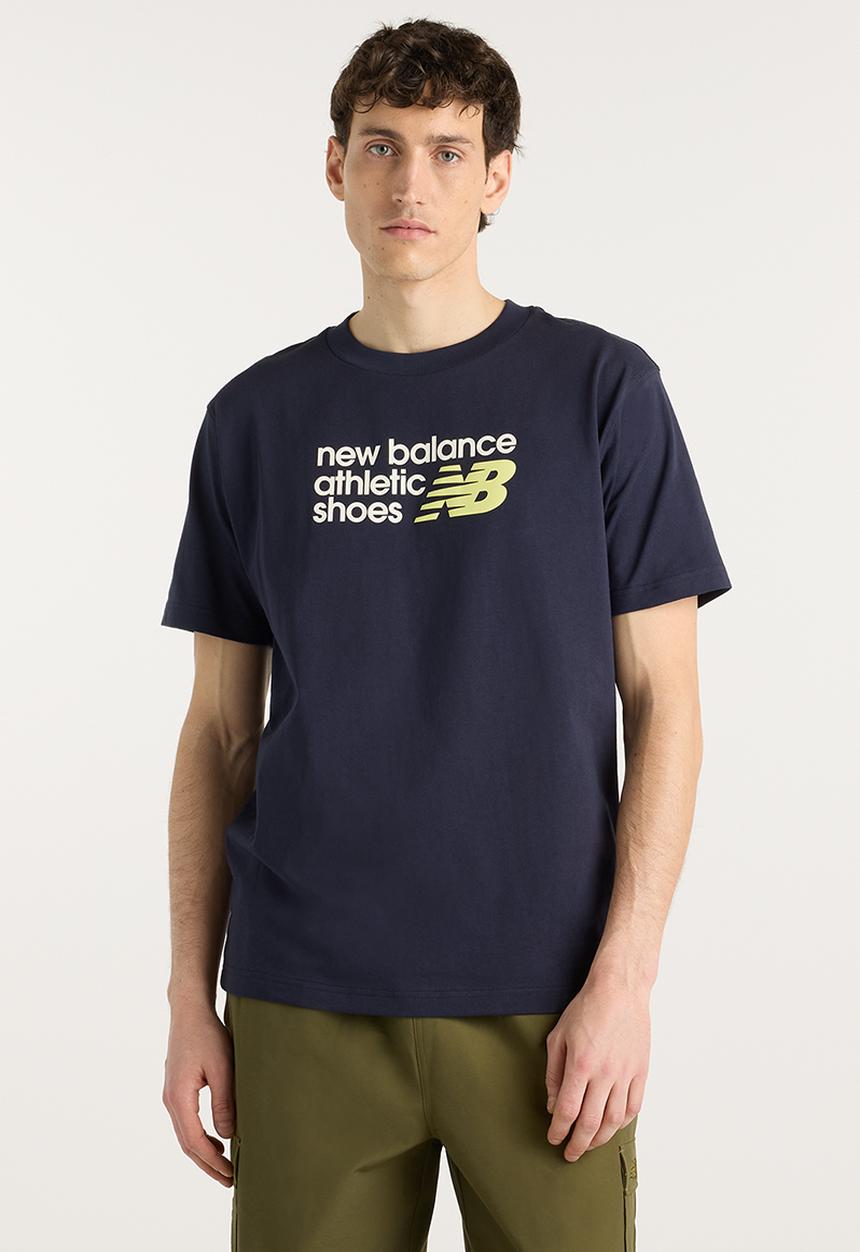 New Balance  - NB Athletics Premium Chest Logo Tee - Dark Night