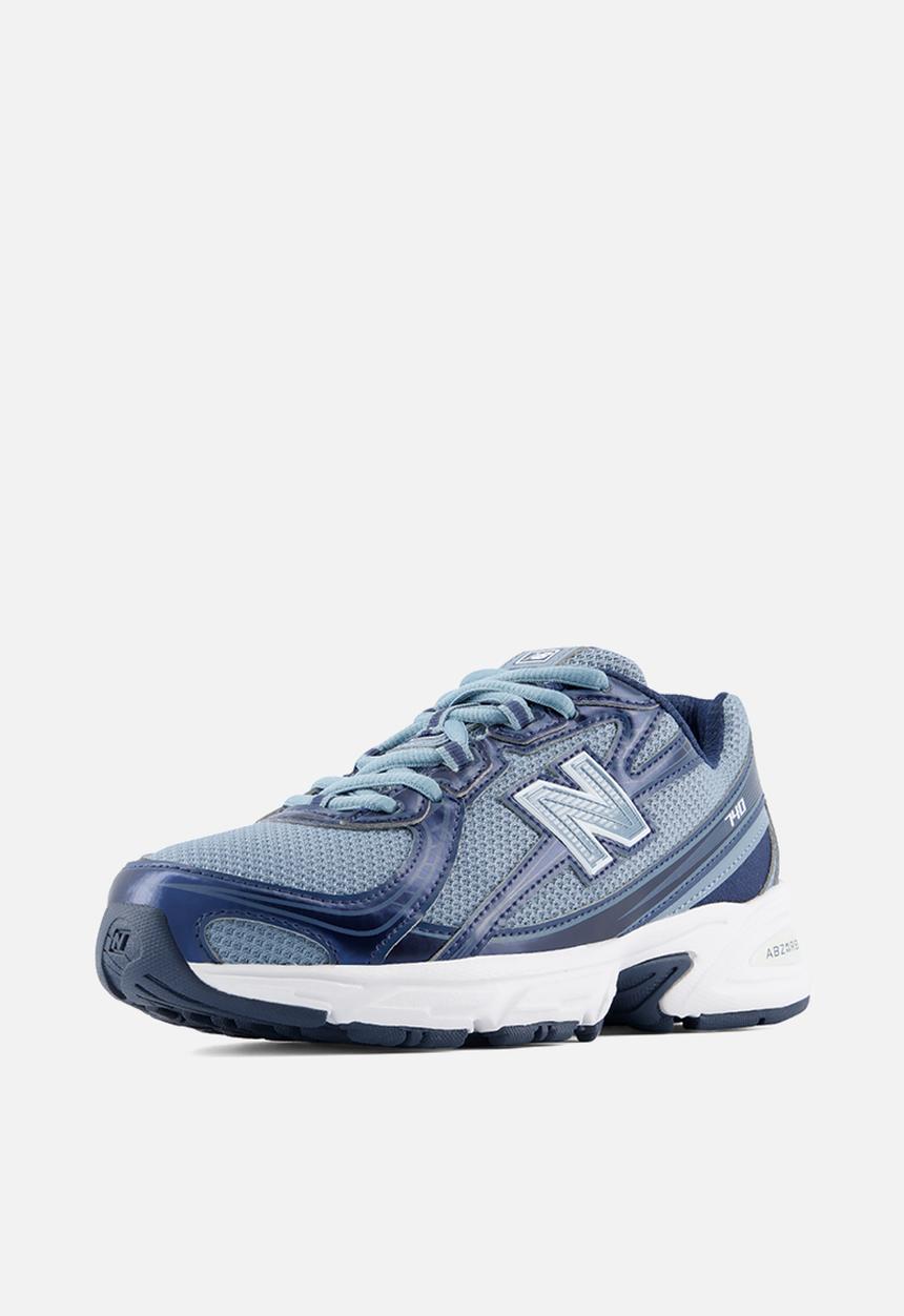 New Balance  - 740 Grade School