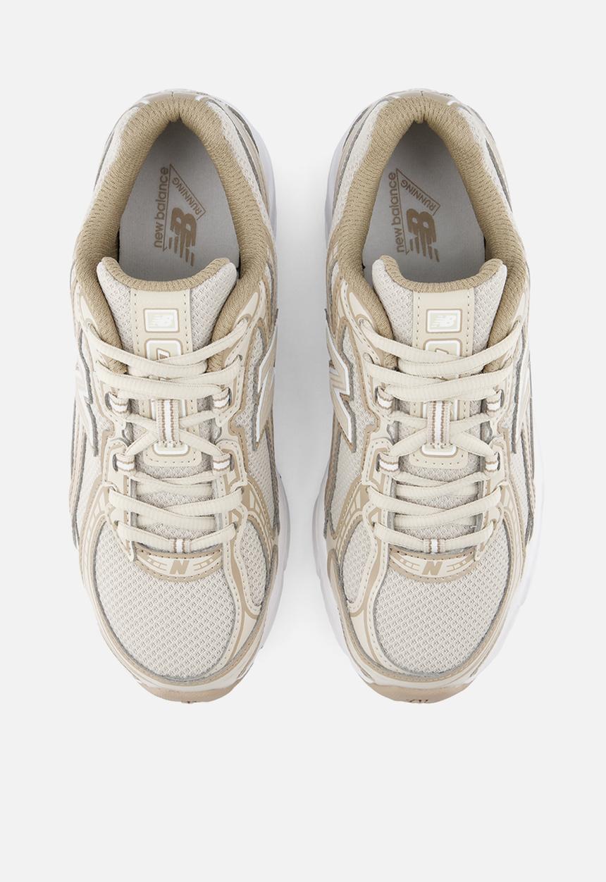 New Balance  - 740 Grade School