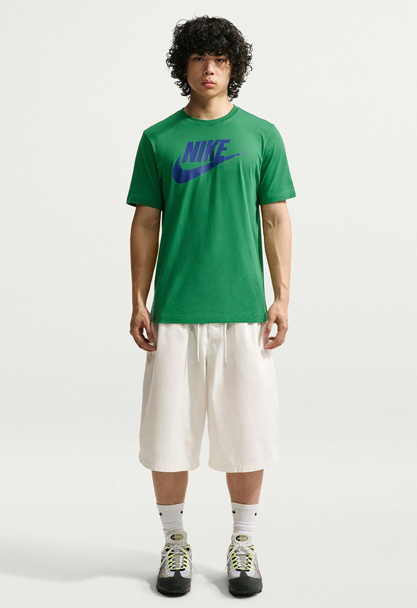 Nike - NSW Icon Futura T-Shirt - Classic Green