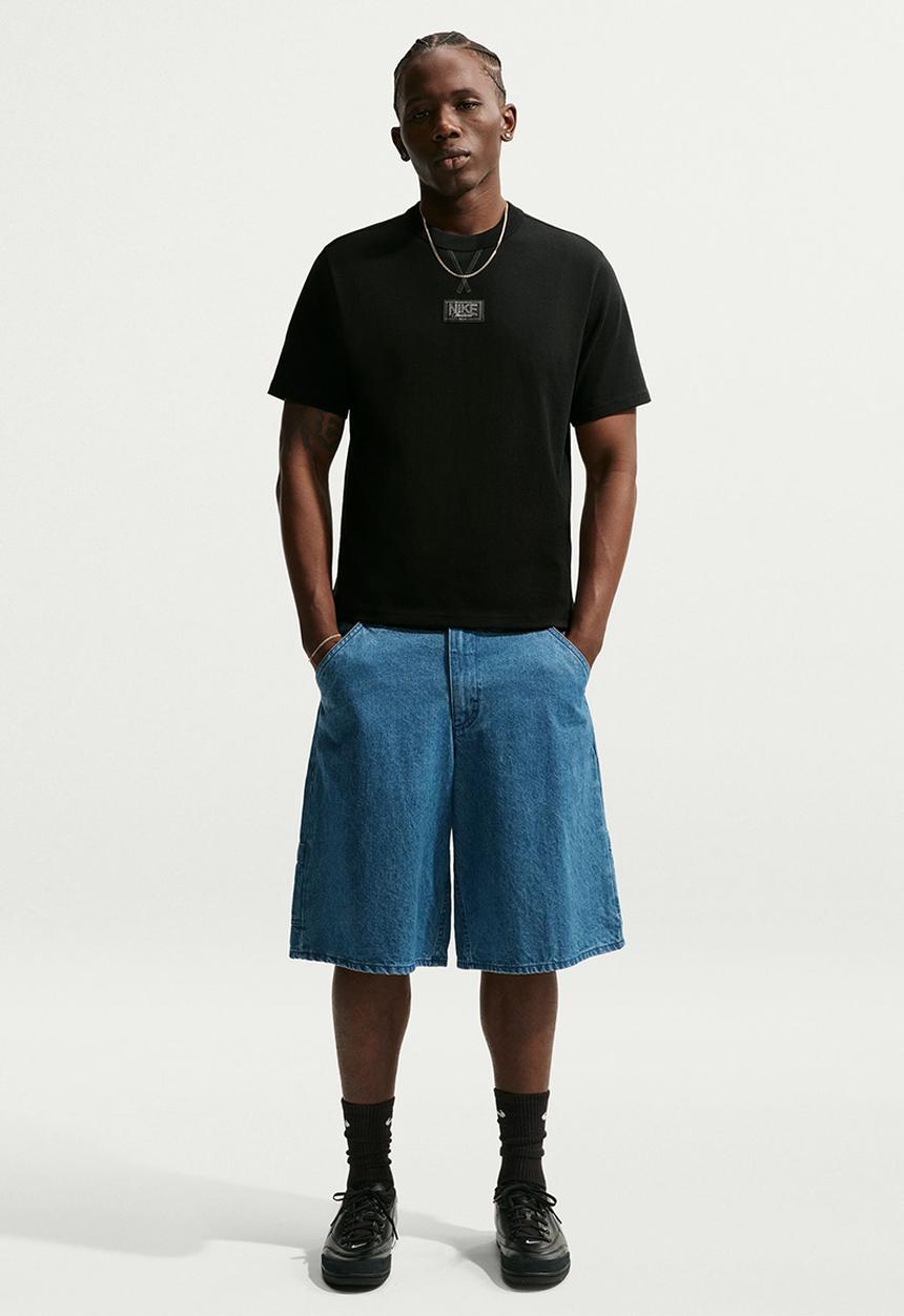 Nike - NSW Tailored Premium Patch Tee - Black