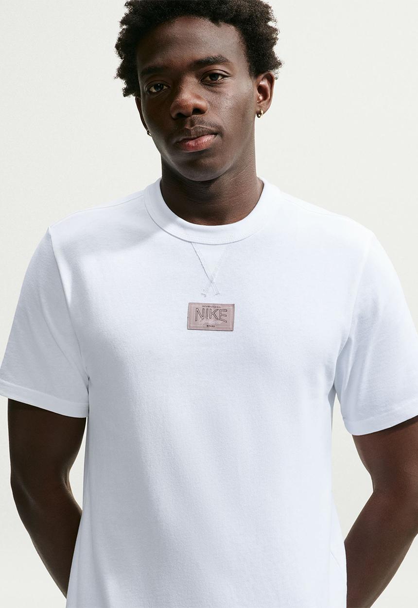 Nike - NSW Tailored Premium Patch Tee - White
