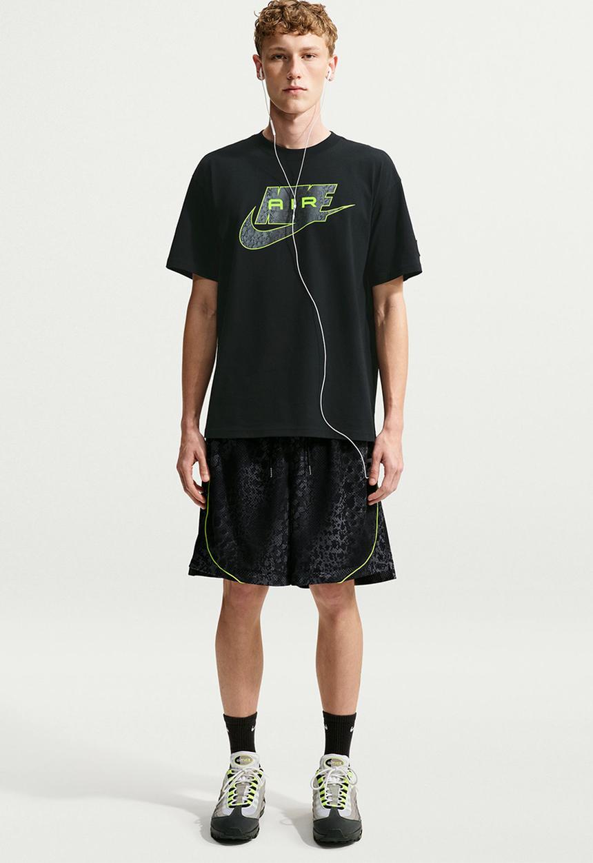 Nike - NSW  "Nike Air" Graphic Print Tee - Black