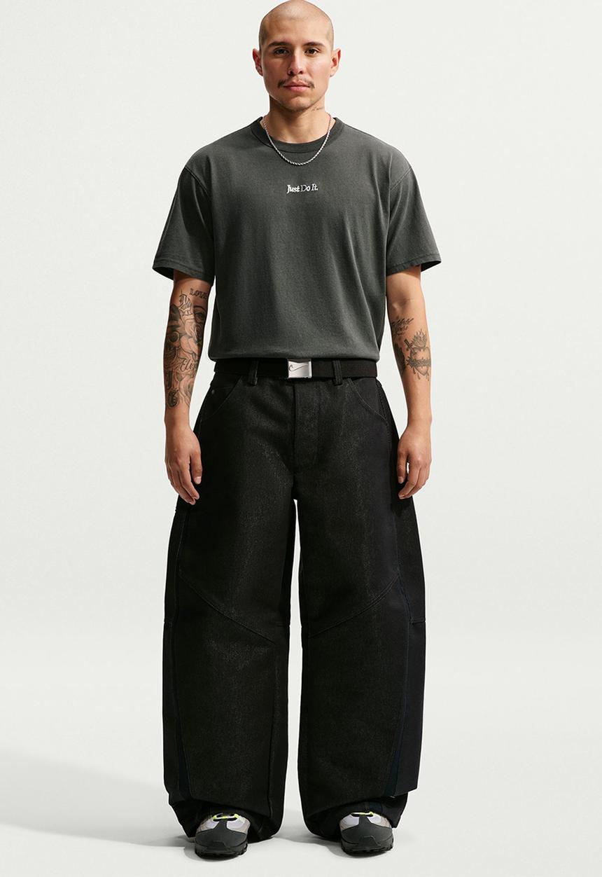 Nike - NSW Premium Essentials Loose T-Shirt - Newsprint Black