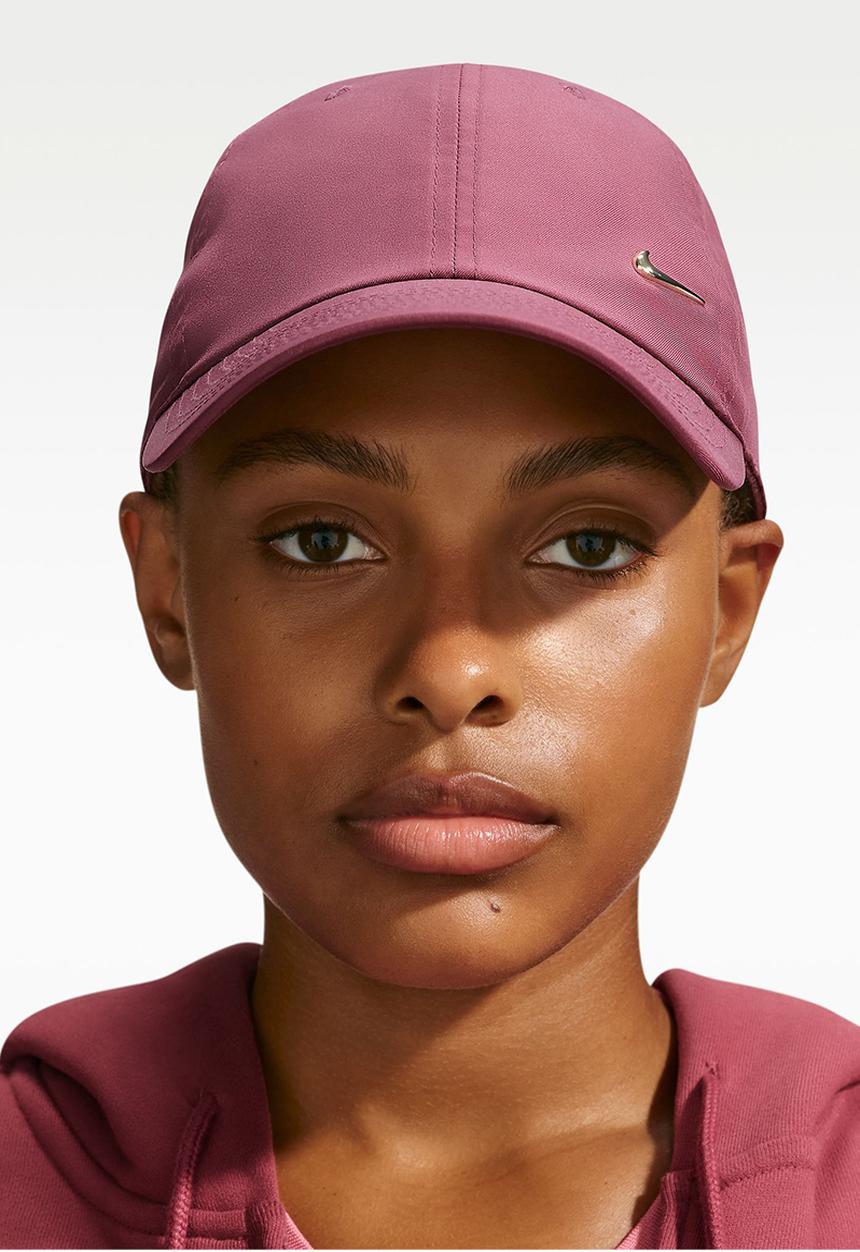 Nike - Dri-fit metal swoosh cap - pink smoke