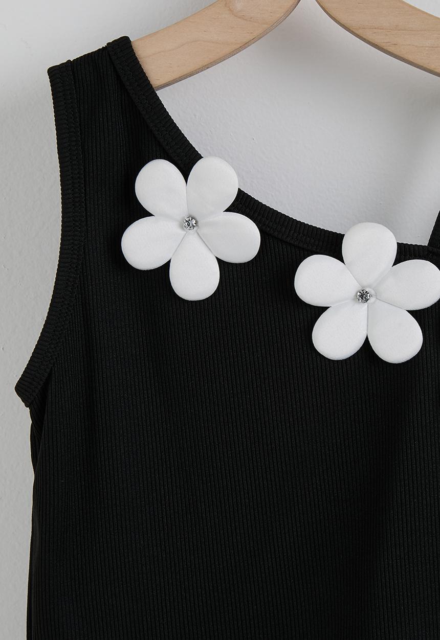 Pop Candy - Floral applique one shoulder tee with shorts - black/white