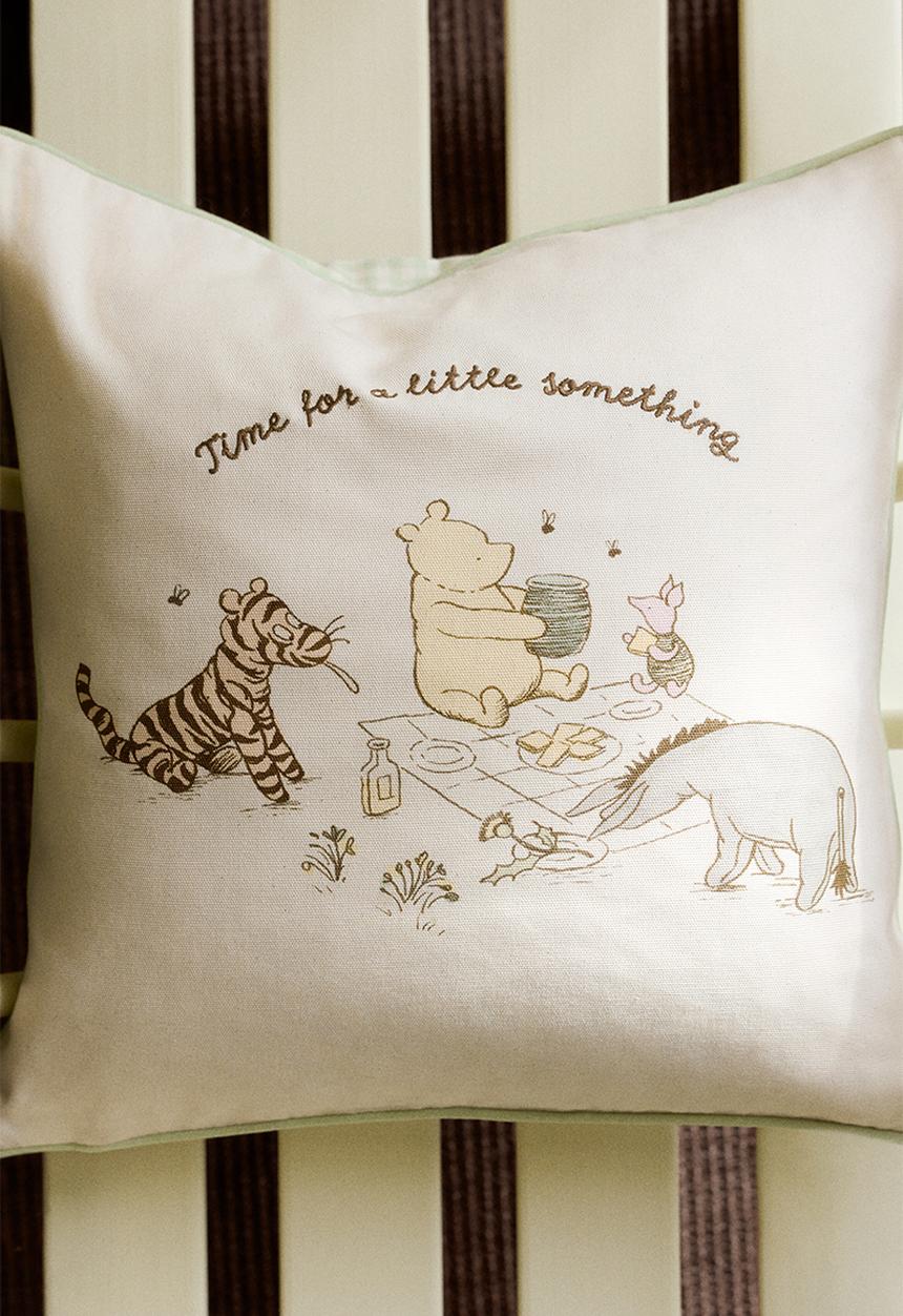 H&M - Print-motif canvas cushion cover - light green/winnie the pooh
